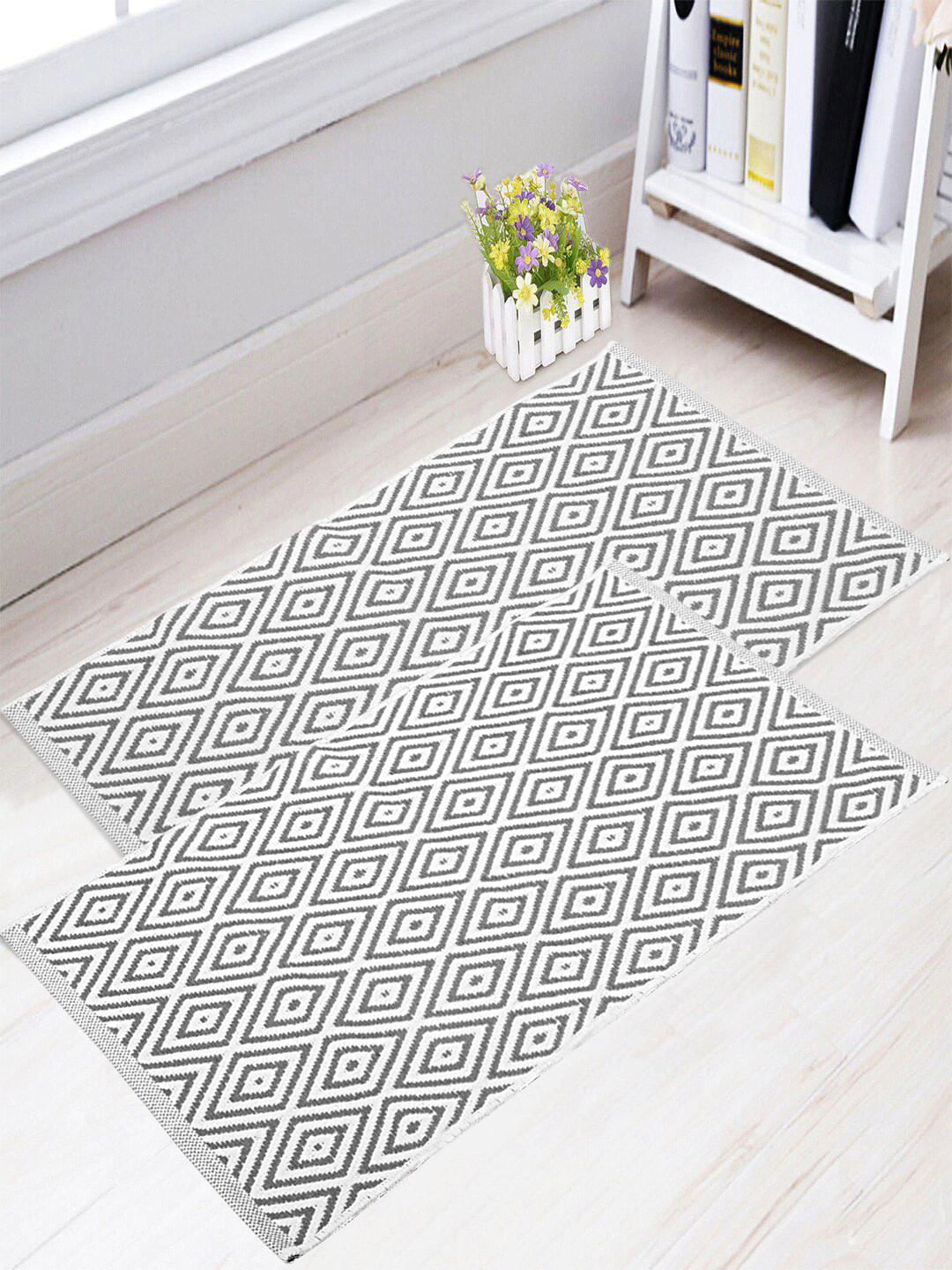 Saral Home Set Of 2 Grey & White Geometric Floor Mats