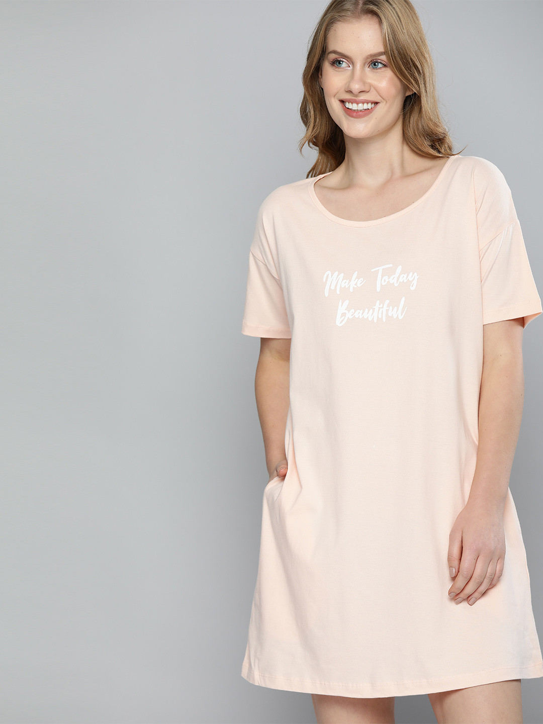Mast & Harbour Cream-Coloured & White Typography Print Cotton Nightdress with Pouch