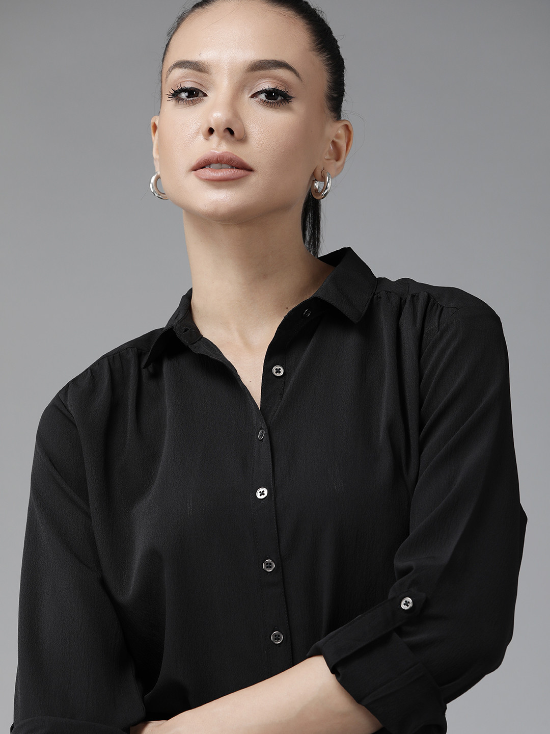 The Roadster Lifestyle Co Women Black Solid Casual Shirt
