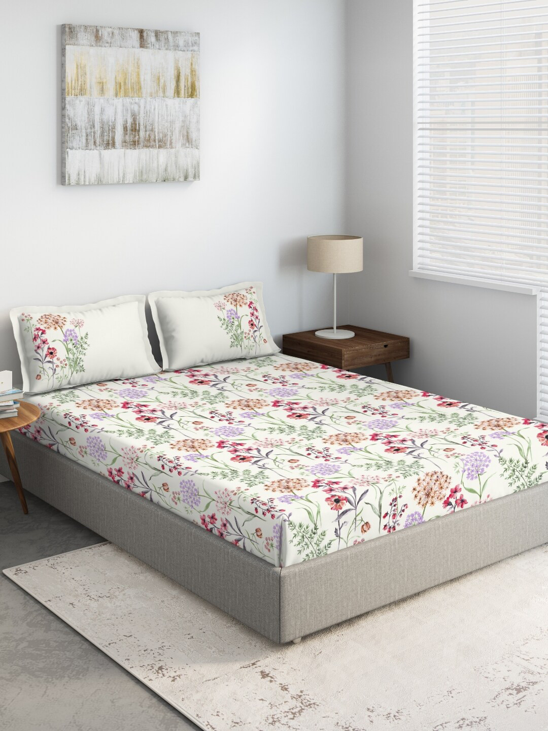 DDecor White & Red Printed 144 TC Queen Bedsheet With 2 Pillow Covers