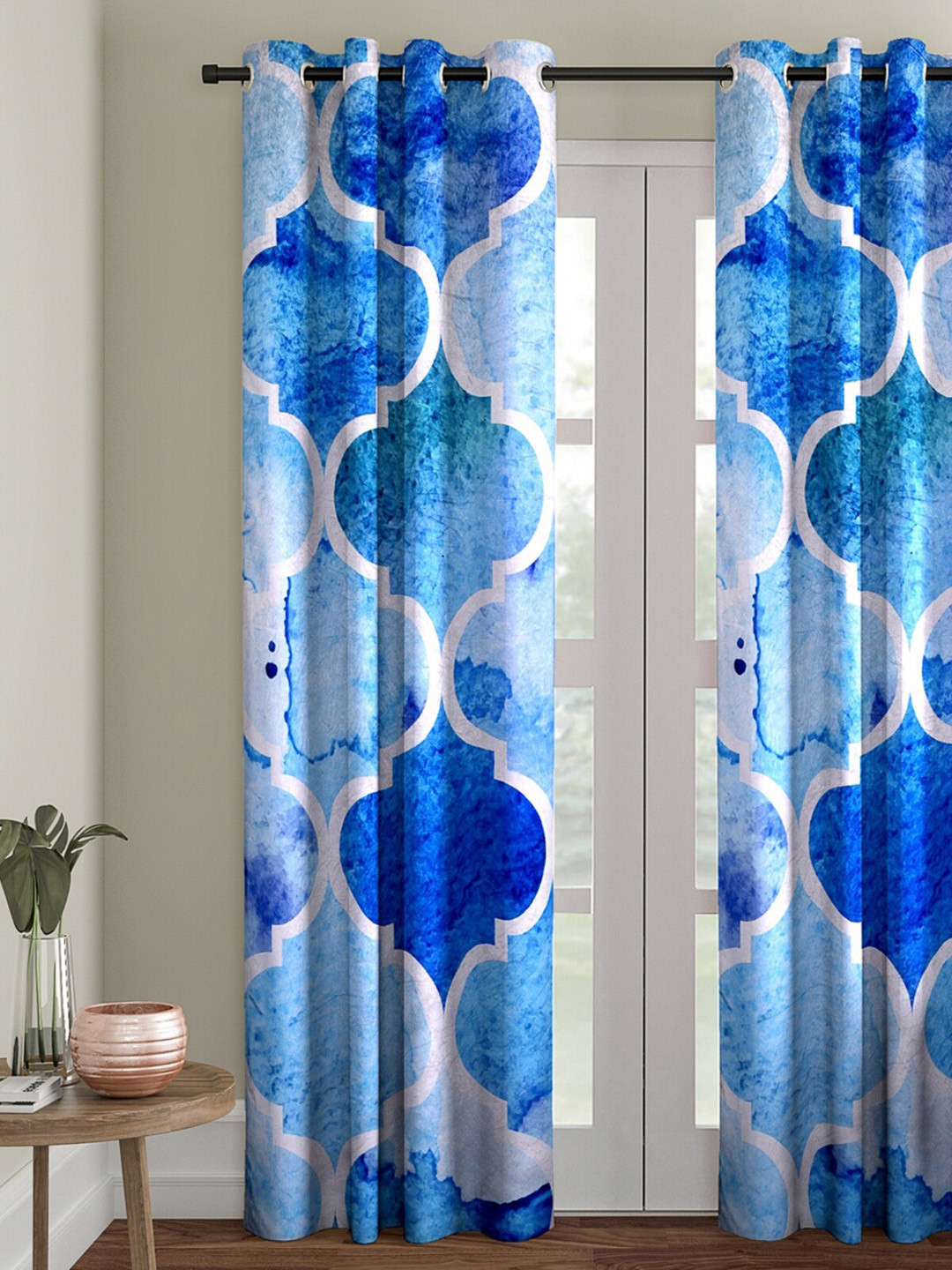 ROMEE Blue & White Geometric Print Velvet Finish Single Room Darkening Door Curtain