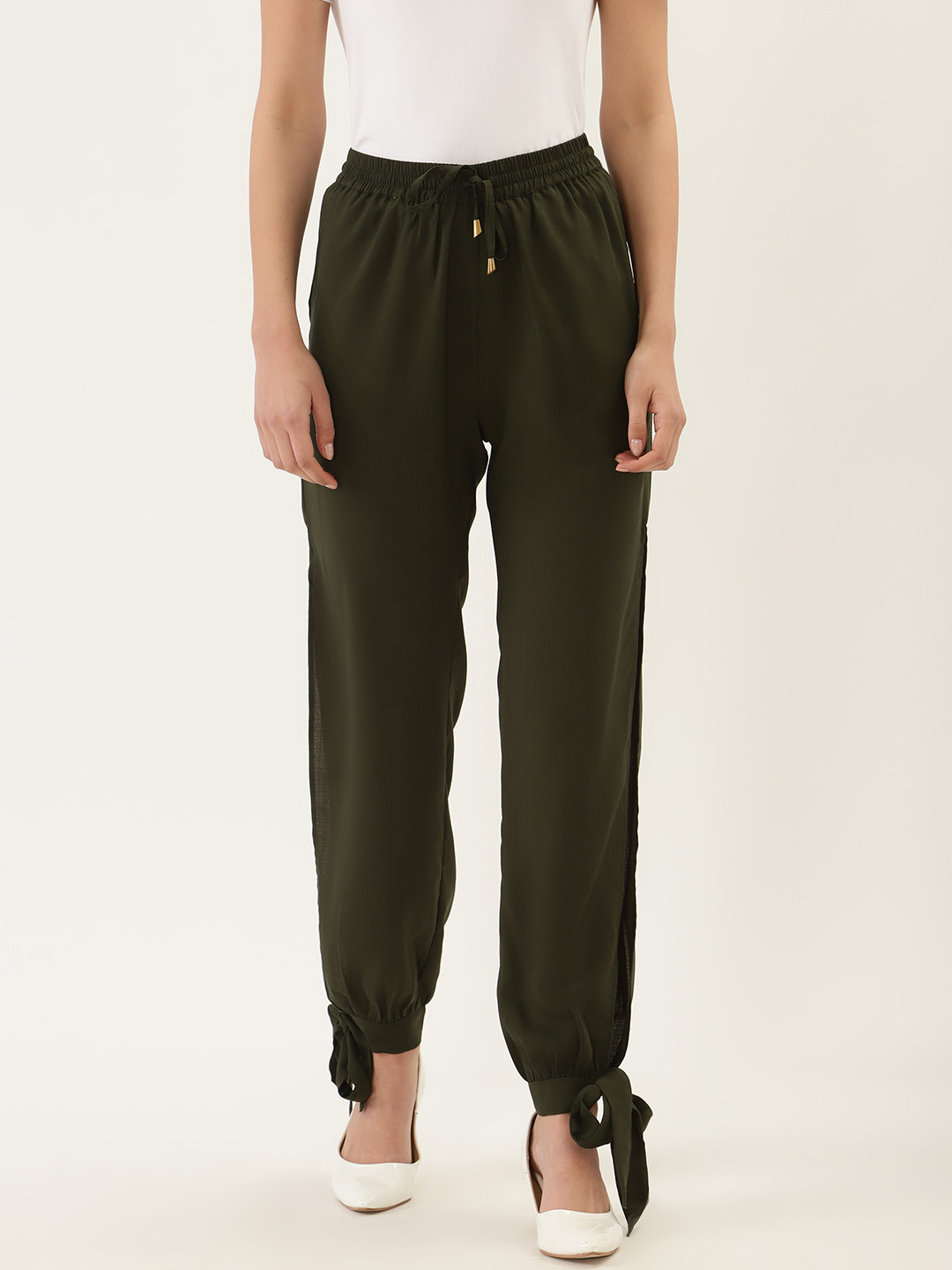 QUIERO Women Olive Green Regular Fit Solid Joggers with Side Slits