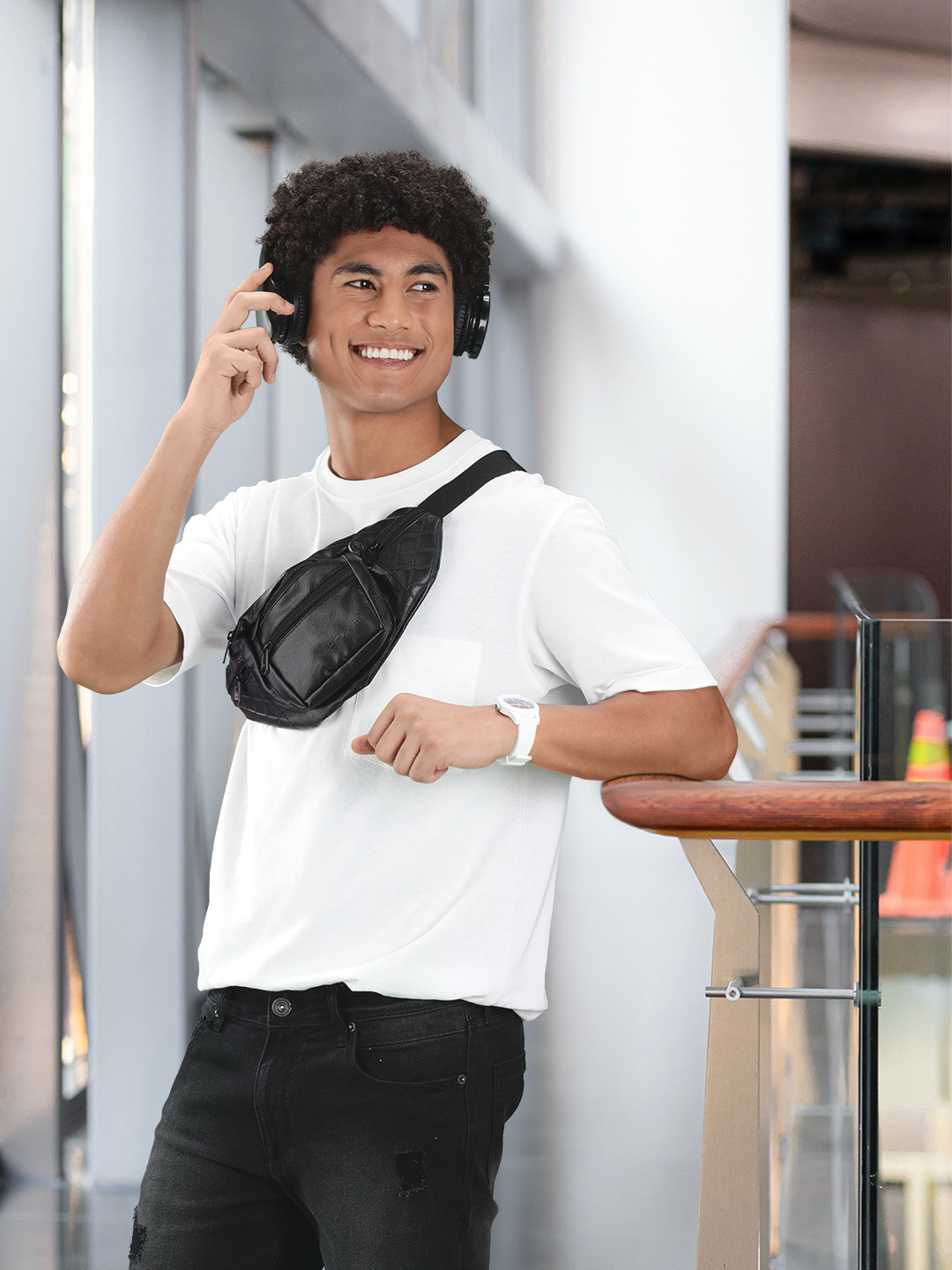 F Gear Unisex Black Czar Art Leather Waist Pouch