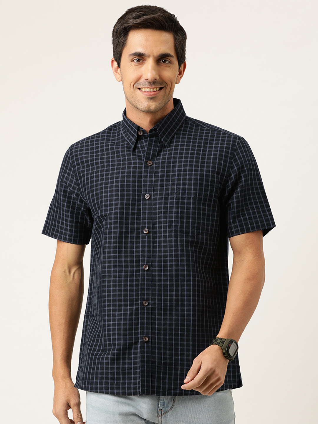 Burnt Umber Men Black & White Slim Fit Checked Casual Shirt