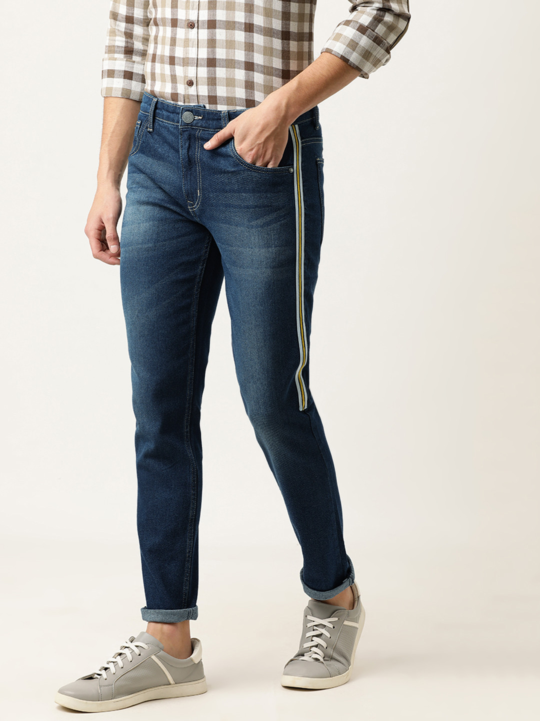 Campus Sutra Men Blue Slim Fit Mid-Rise Clean Look Jeans with Side Stripe