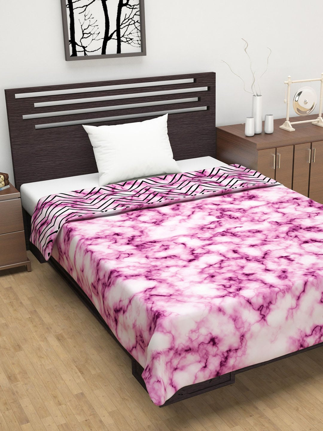 Divine Casa Pink & White Abstract AC Room 110 GSM Single Bed Dohar