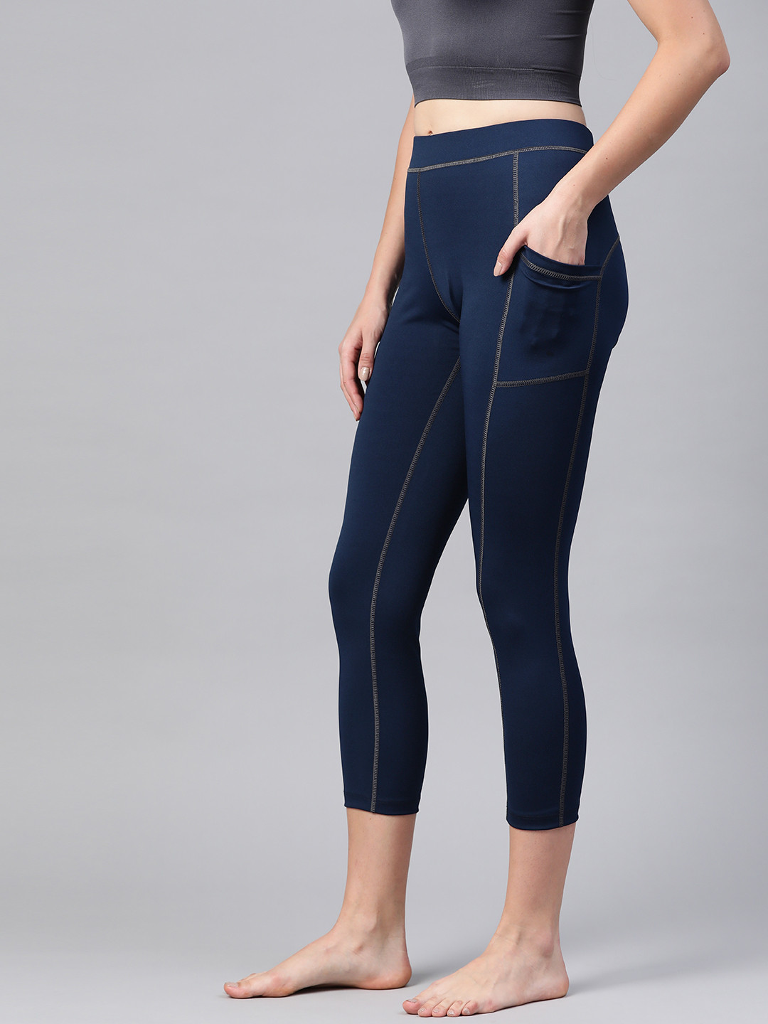 CHKOKKO Women Navy Blue Solid Cropped Yoga Tights