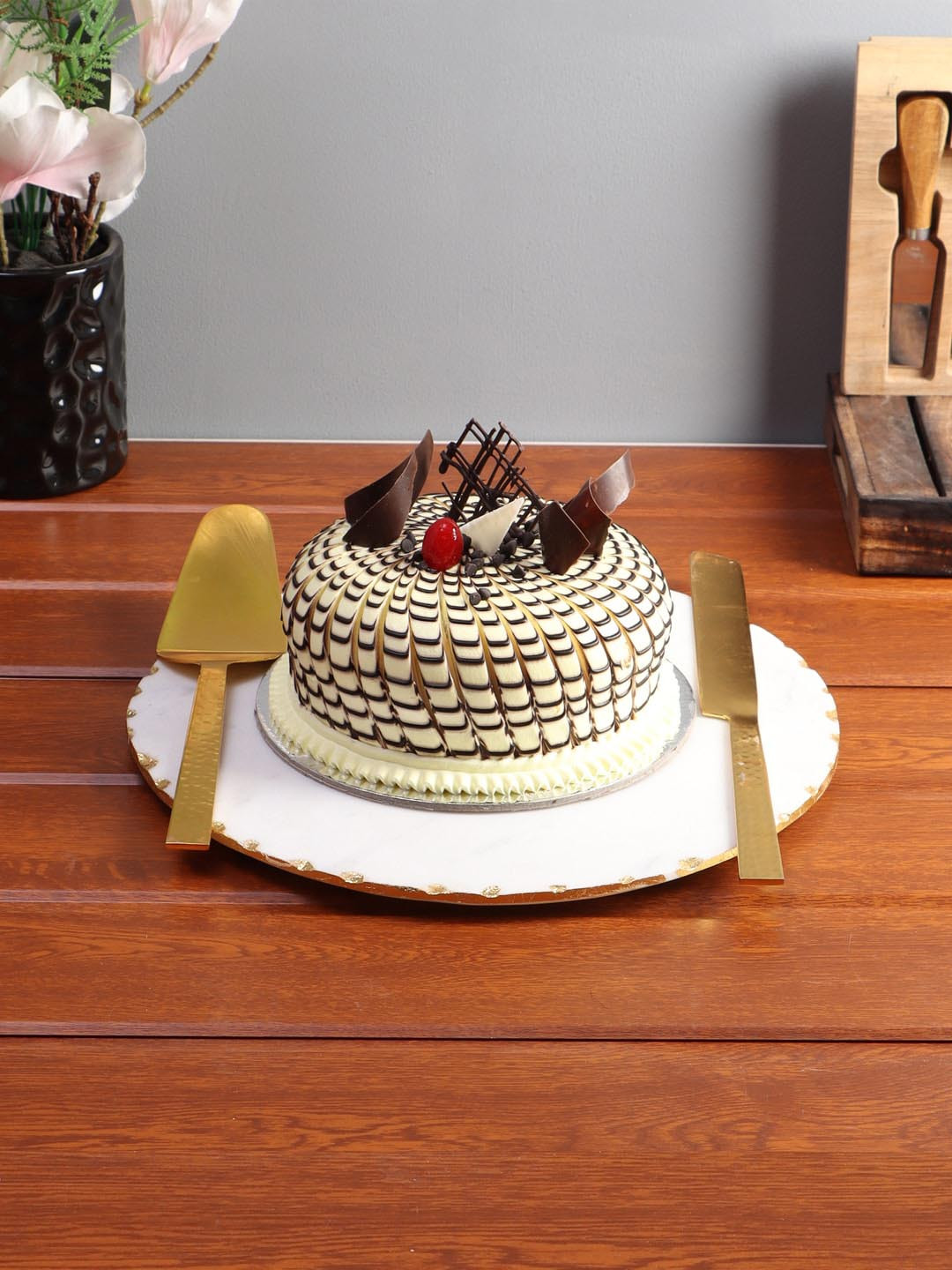 NikkisPride Set of 3 White & Gold-Toned Cake Serving Pieces