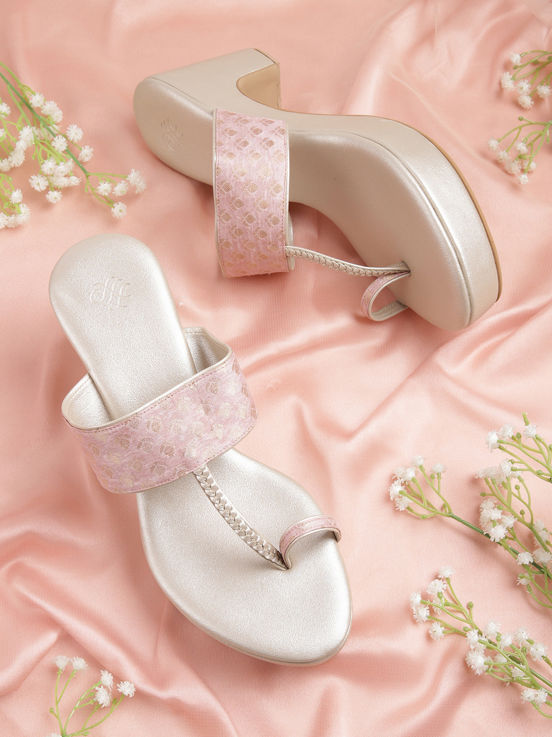 House of Pataudi Women Mauve & Gold-Toned Ethnic Platform Heels