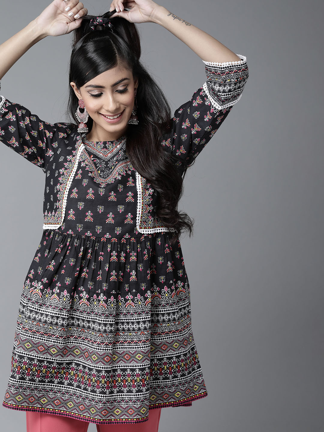 Juniper Women's Black & White Pure Cotton Printed Tunic