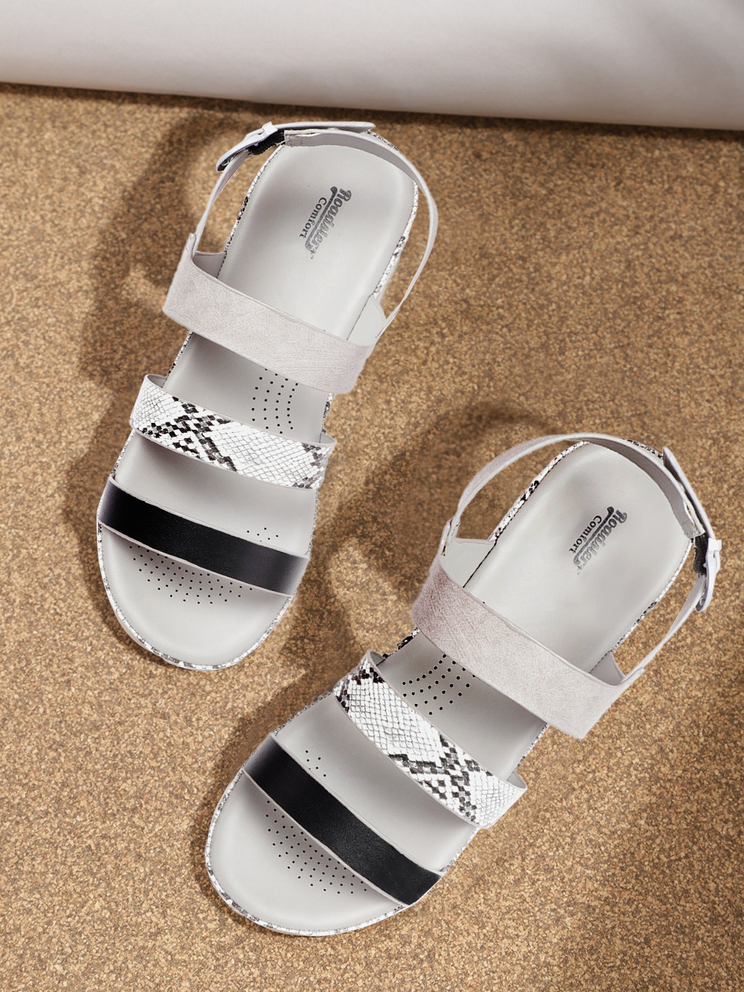 The Roadster Lifestyle Co Women Black & White Snakeskin Textured Comfort Heels