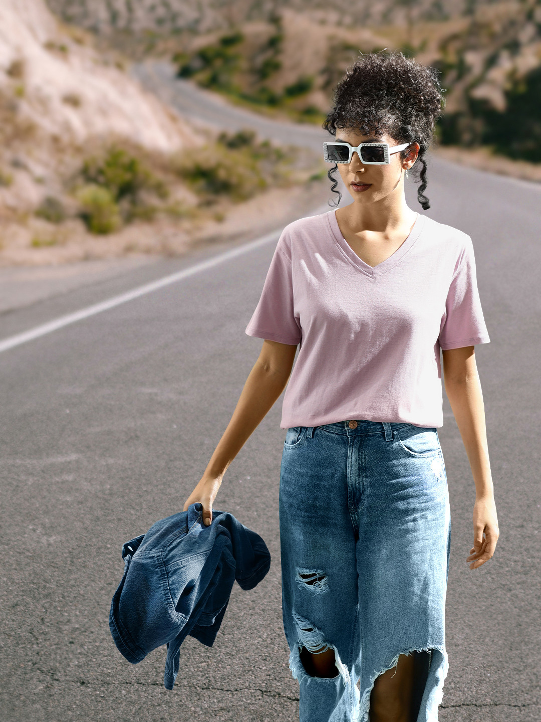 The Roadster Lifestyle Co Women Lavender Solid Pure Cotton V-Neck Pure Cotton Relaxed Fit T-shirt