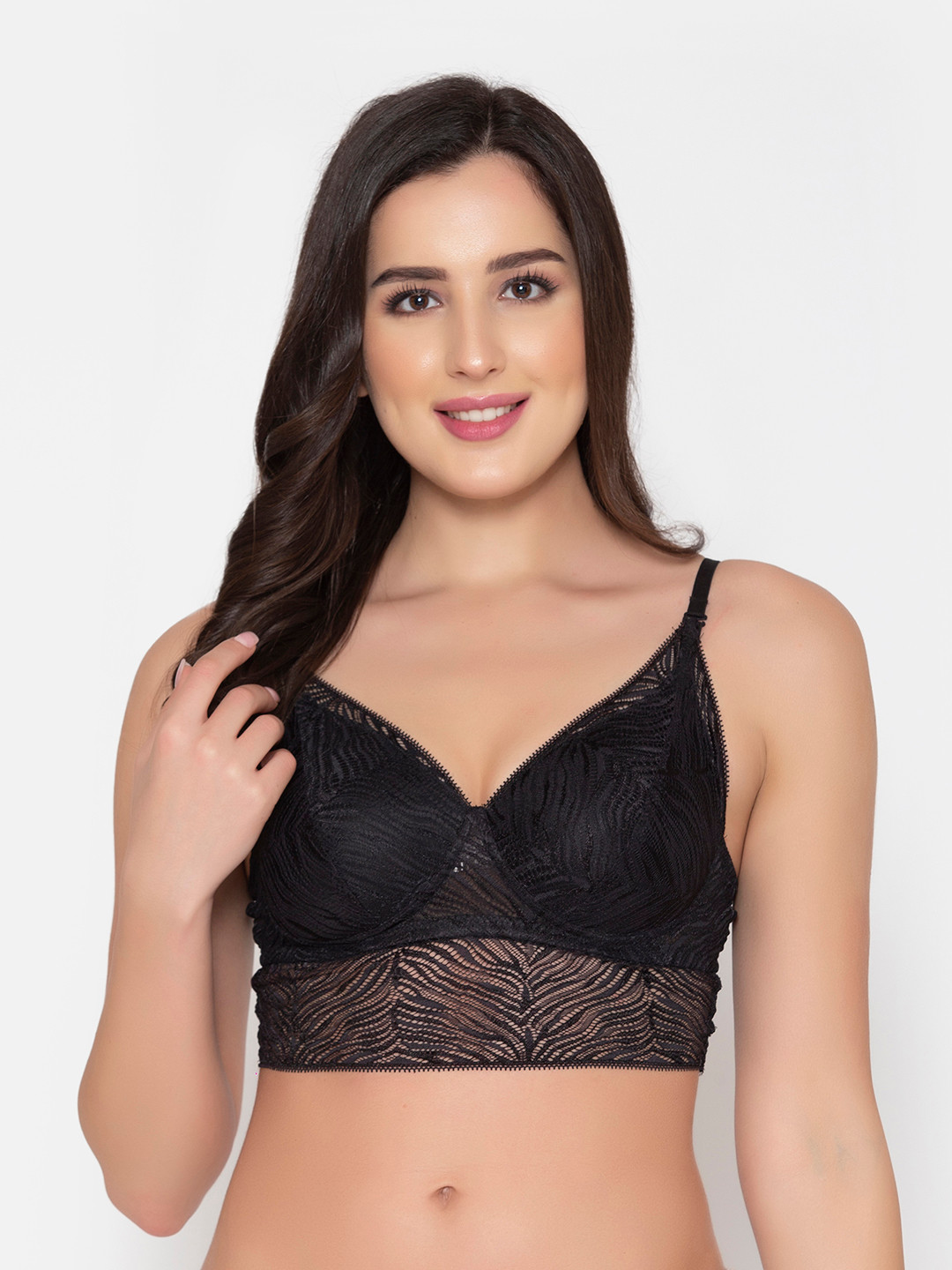 Clovia Black Solid Non-Wired Lightly Padded Bralette Bra BR2169P1336E