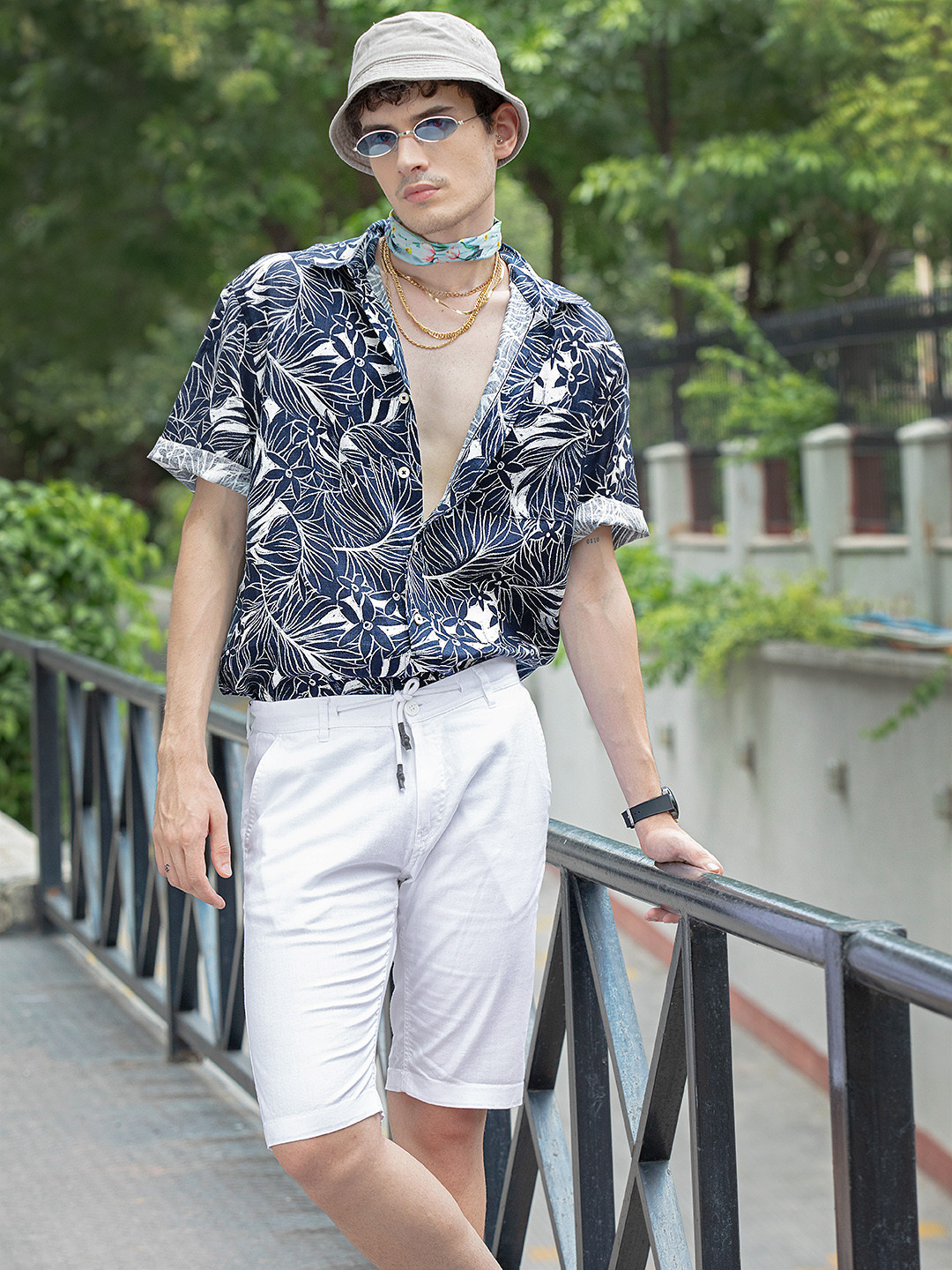 HIGHLANDER Men White Solid Regular Fit Knee Length Shorts