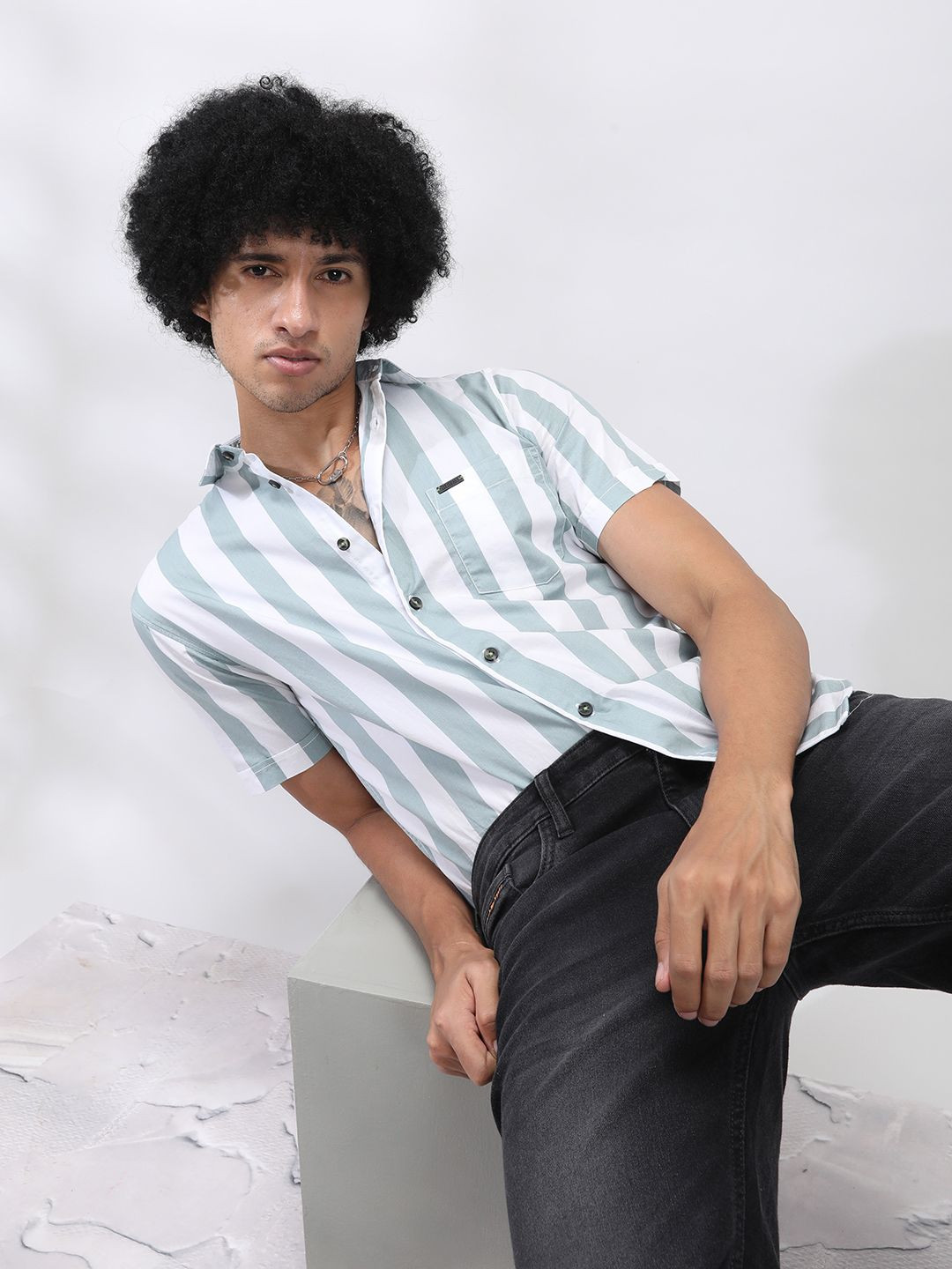 The Indian Garage Co Men Green & White Slim Fit Striped Casual Shirt