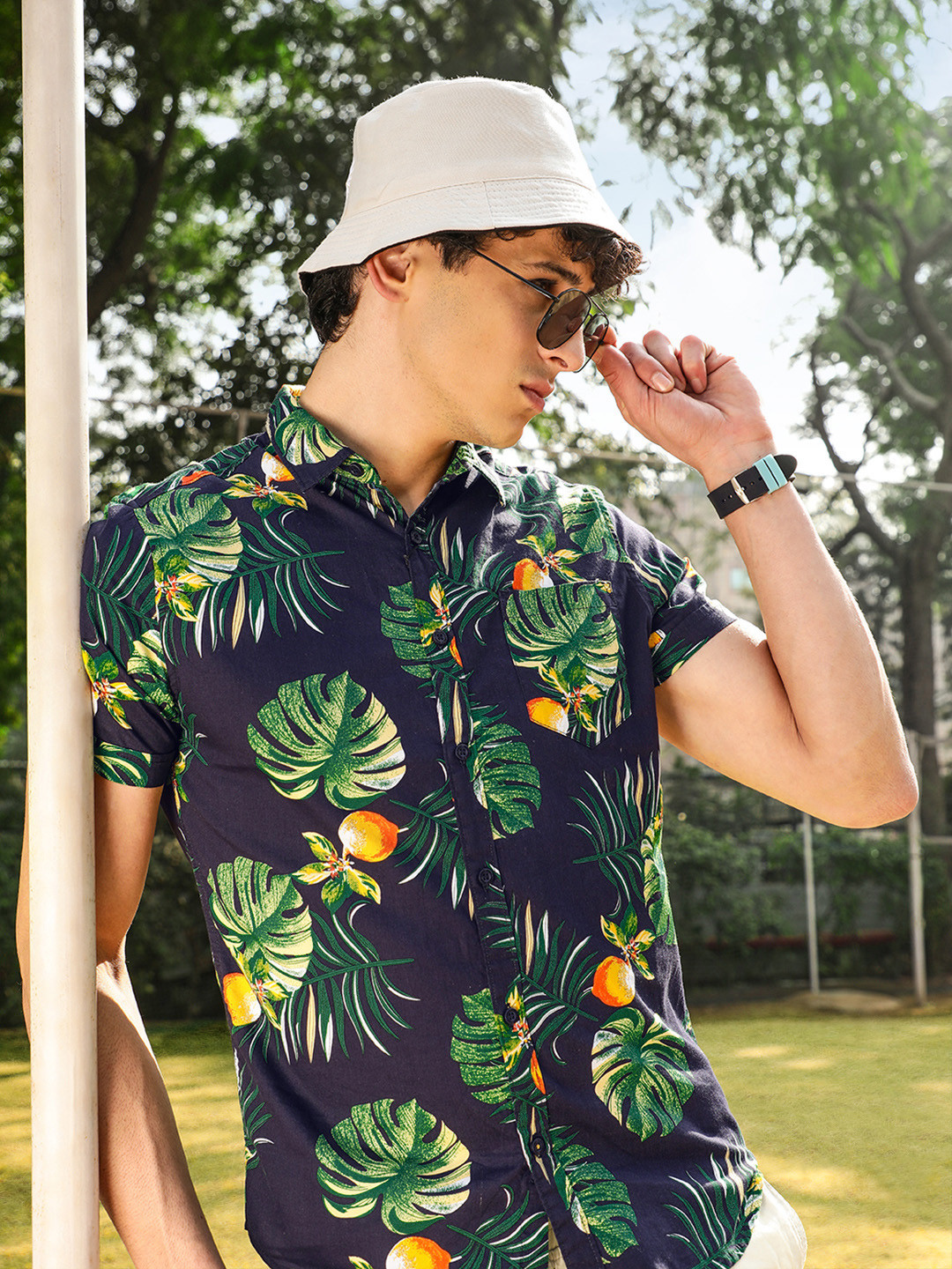 HIGHLANDER Men Navy Blue Tropical Printed Casual Shirt