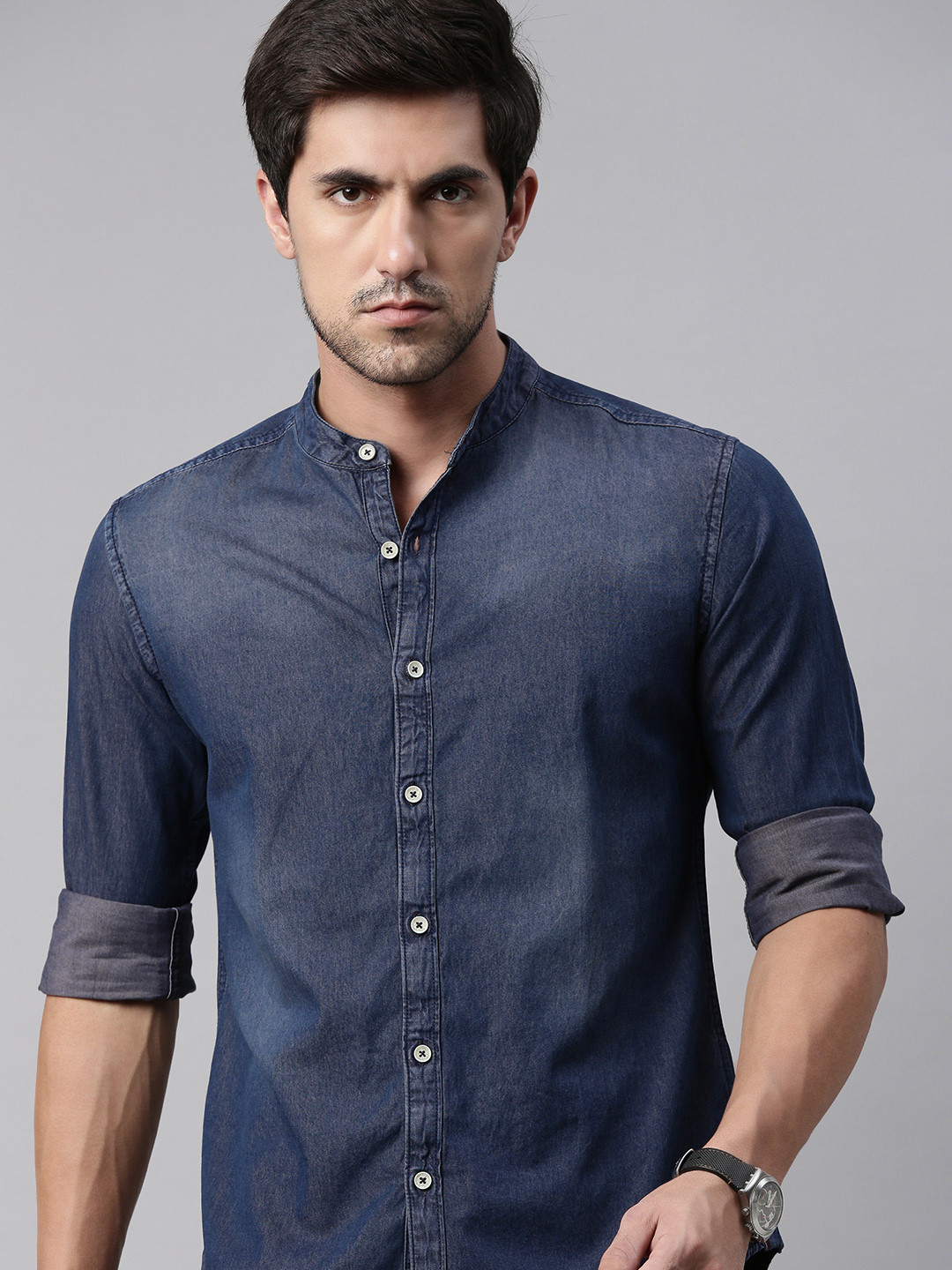 The Roadster Lifestyle Co Men Blue Regular Fit Solid Casual Chambray Shirt