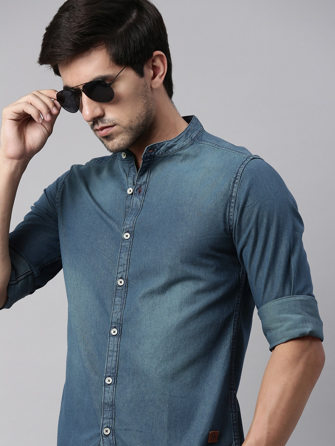 The Roadster Lifestyle Co Men Blue Regular Fit Faded Casual Shirt