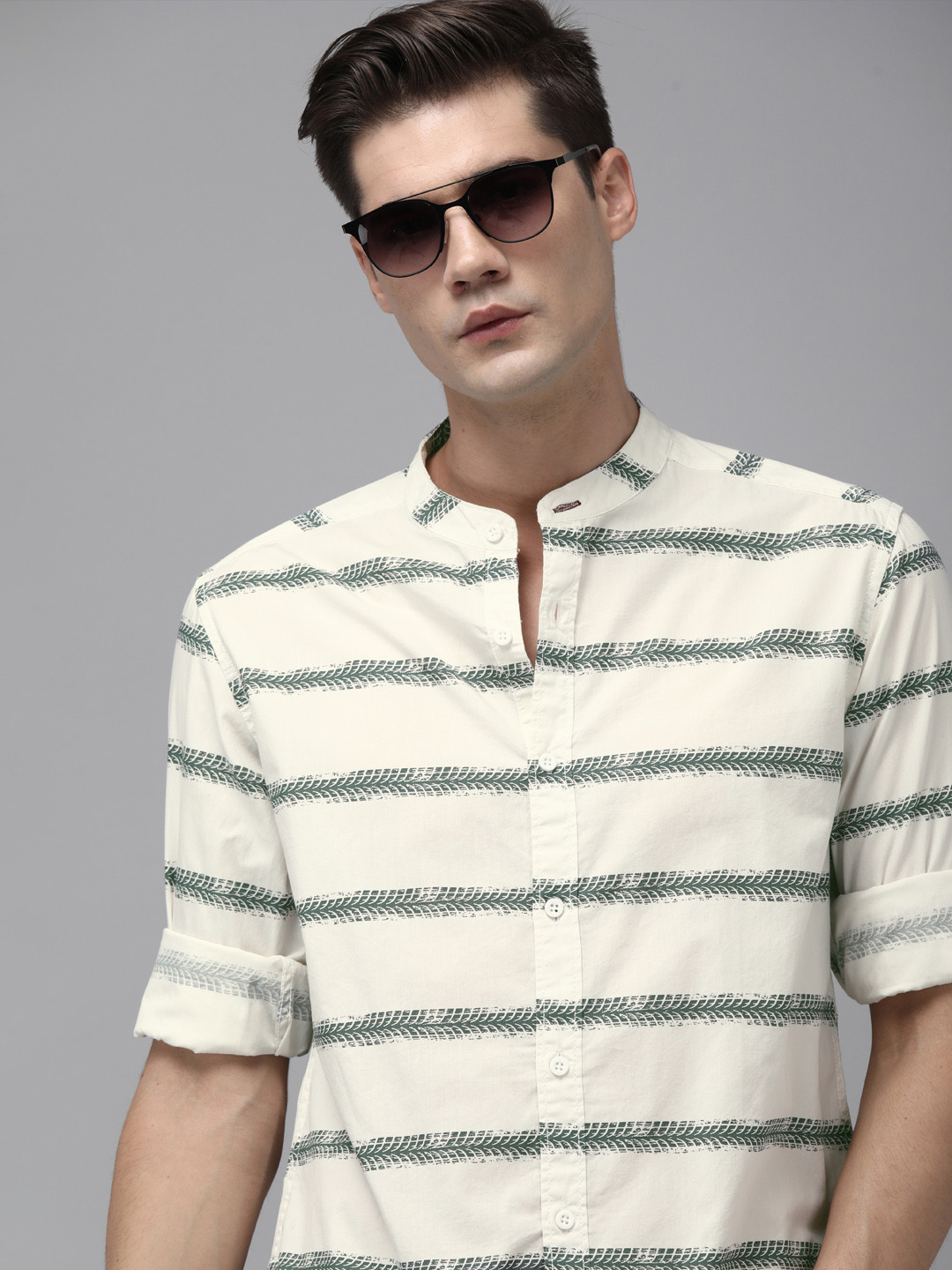 The Roadster Lifestyle Co Men Off White Horizontal Stripes Striped Casual Shirt