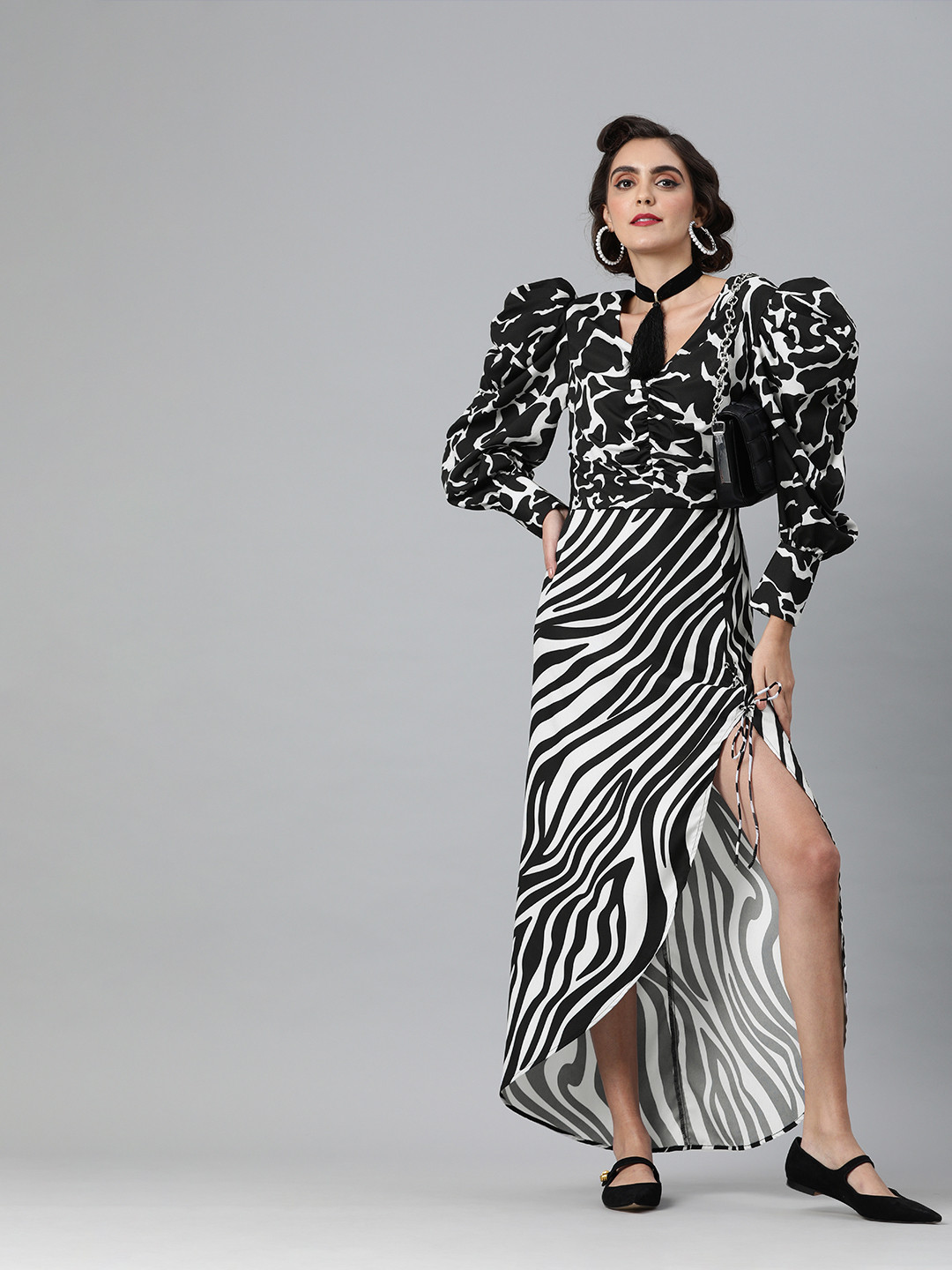 KASSUALLY Women White & Black Animal Printed Power Shoulder Maxi Dress