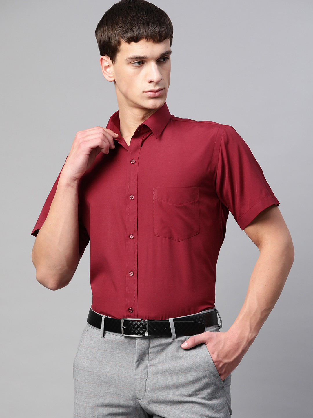 English Navy Men Maroon Polyester Slim Fit Solid Formal Shirt