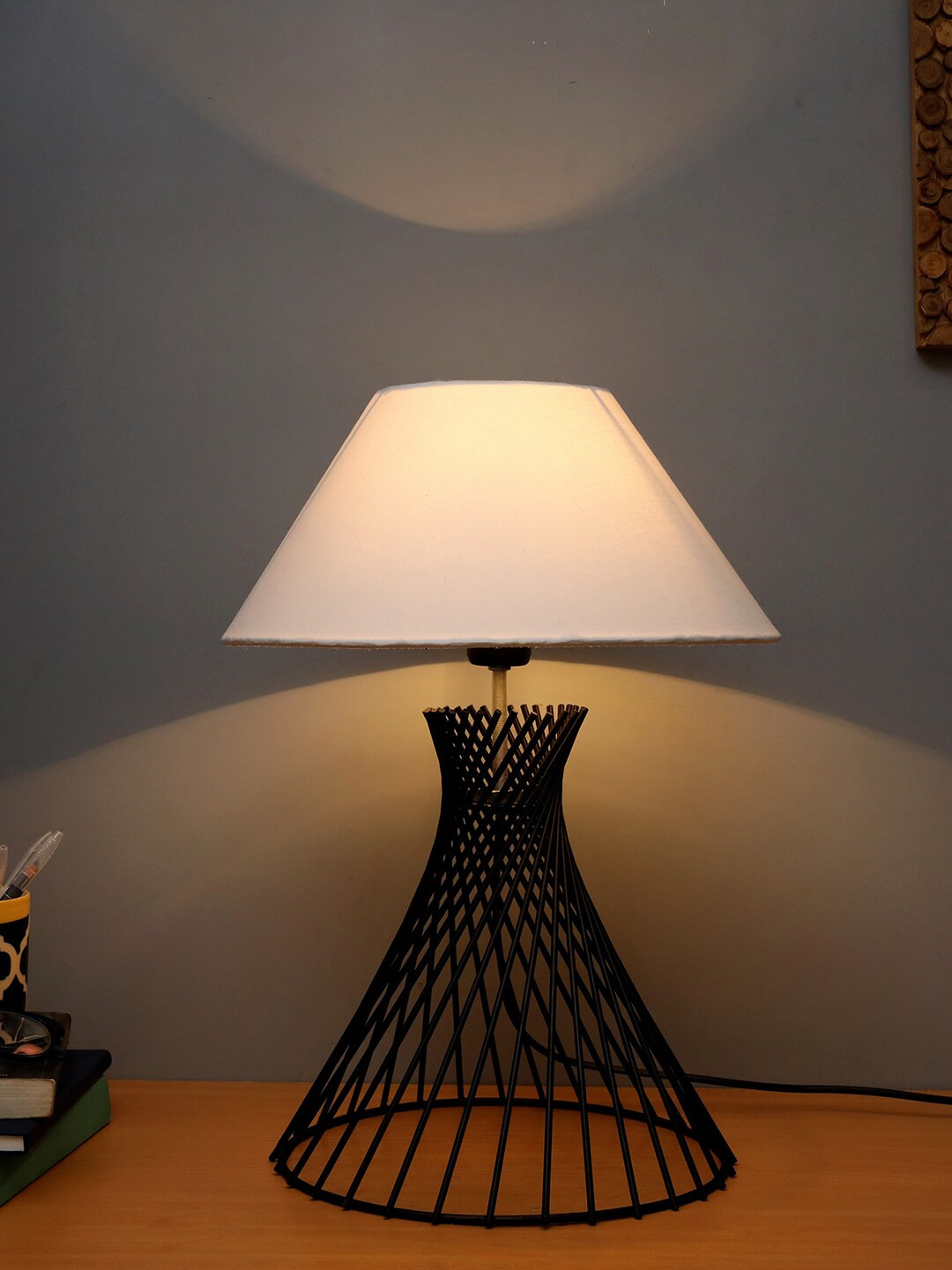 Homesake White Solid Classic Country Spiral Wired Table Lamp