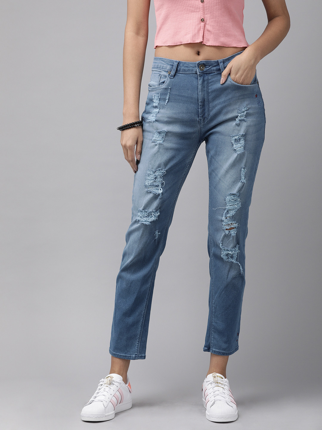 Roadster Women Blue Boyfriend Fit Low-Rise Highly Distressed Light Fade Stretchable Jeans