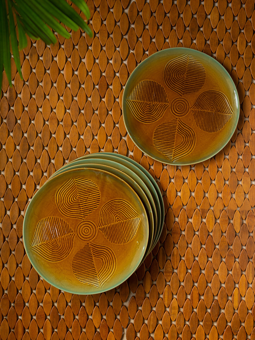 ExclusiveLane Set of 6 Peacock Boulevard Hand-Engraved Ceramic Dinner Plates