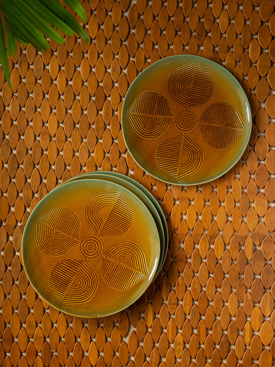 ExclusiveLane Set Of 4 Peacock Boulevard Hand-Engraved Ceramic Dinner Plates