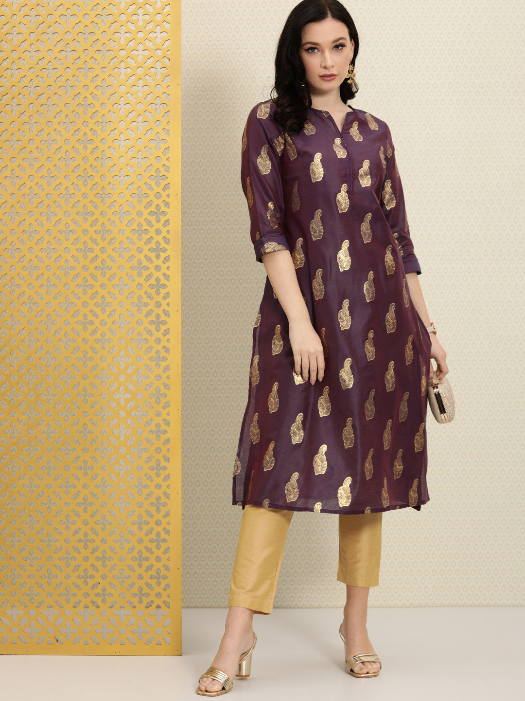 House of Pataudi Women Purple & Gold-Toned Paisley Printed Jashn Kurta