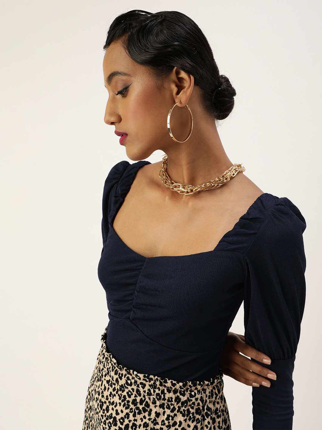 Veni Vidi Vici Navy Blue Sweetheart Neck Puff Sleeves Fitted Crop Top