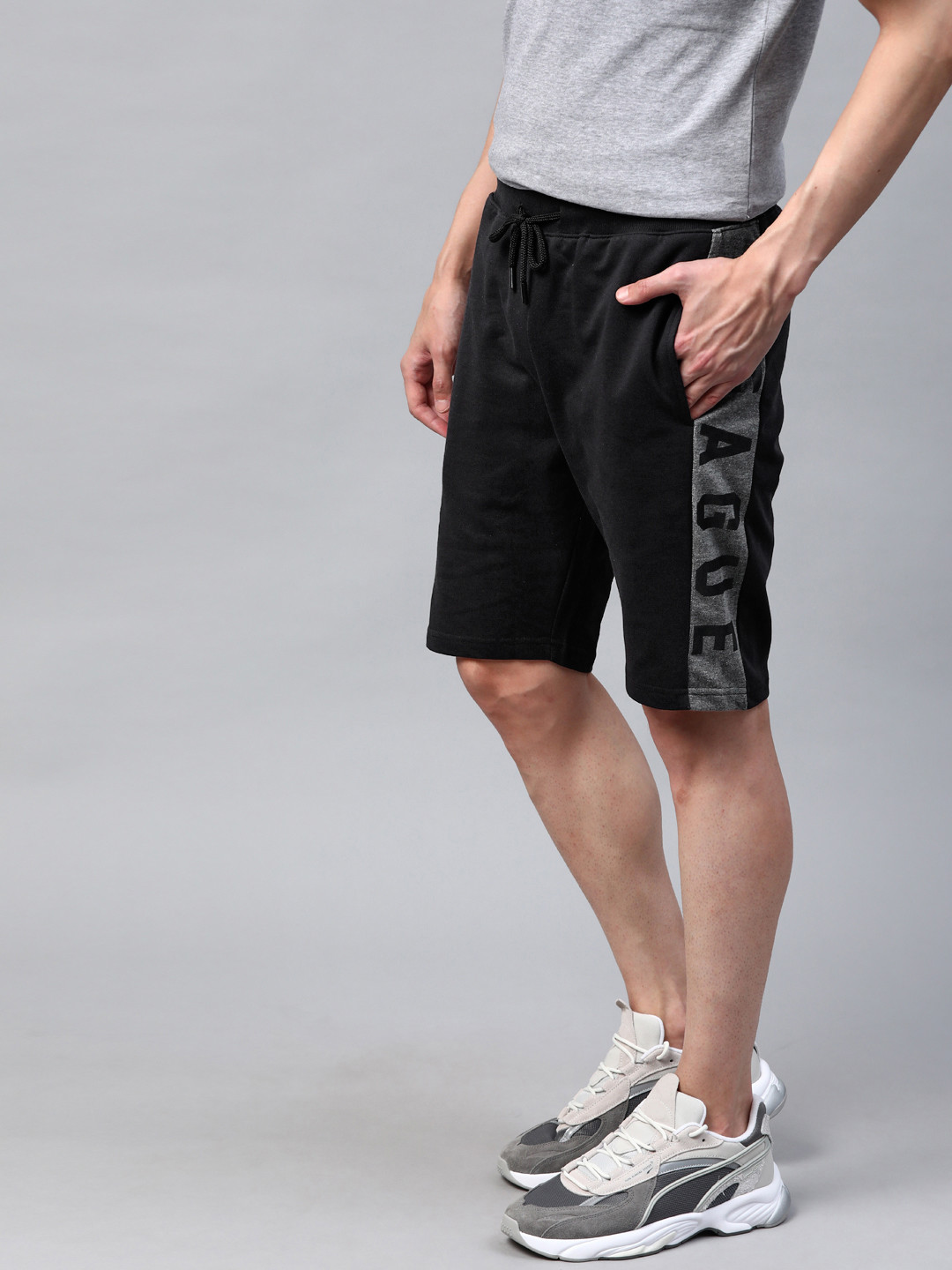 Harvard Men Black Solid Pure Cotton Mid-Rise Regular Shorts