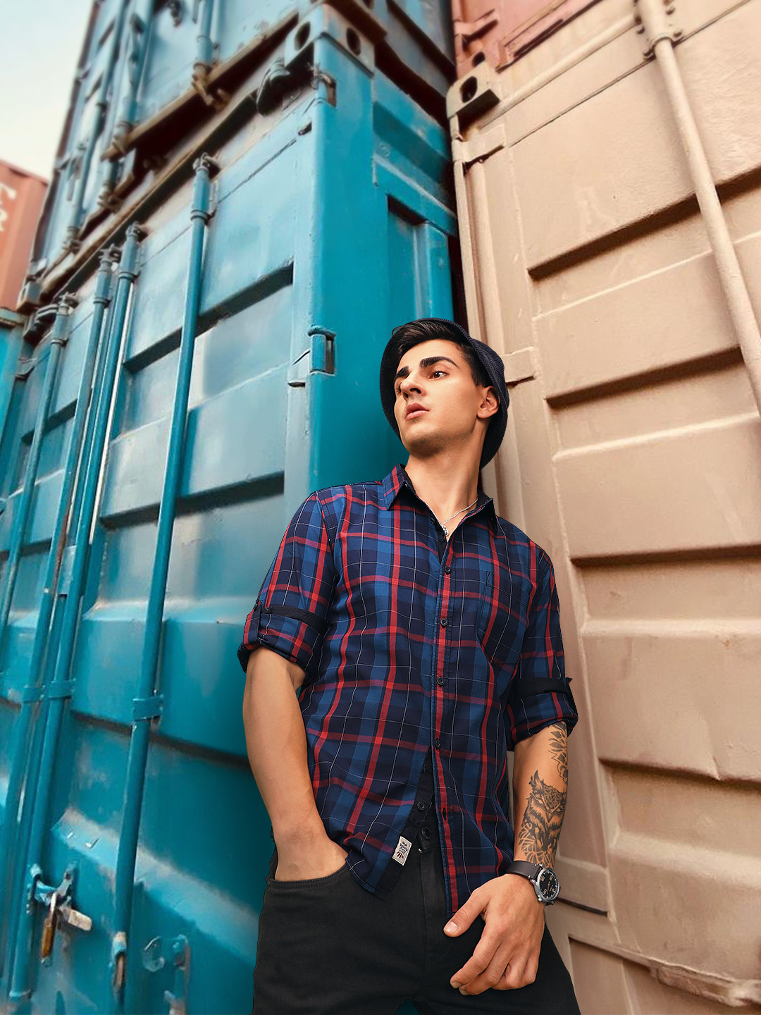 Roadster Men Navy Blue & Red Pure Cotton Regular Fit Checked Sustainable Casual Shirt