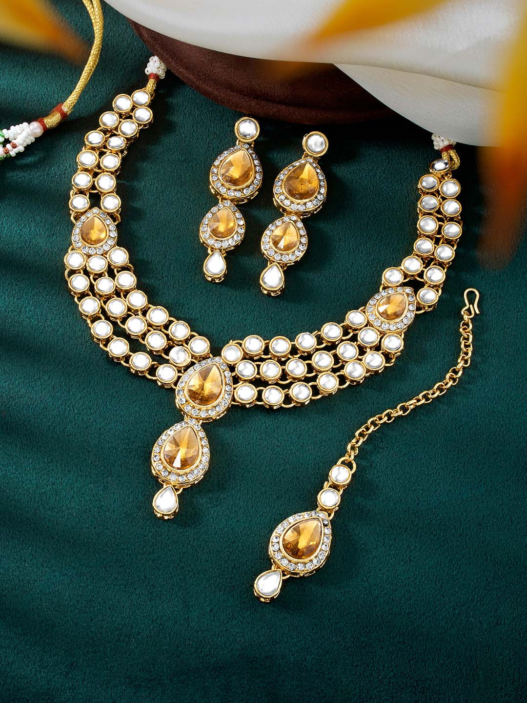 Peora Gold Plated Champagne Kundan Studded Jewellery Set