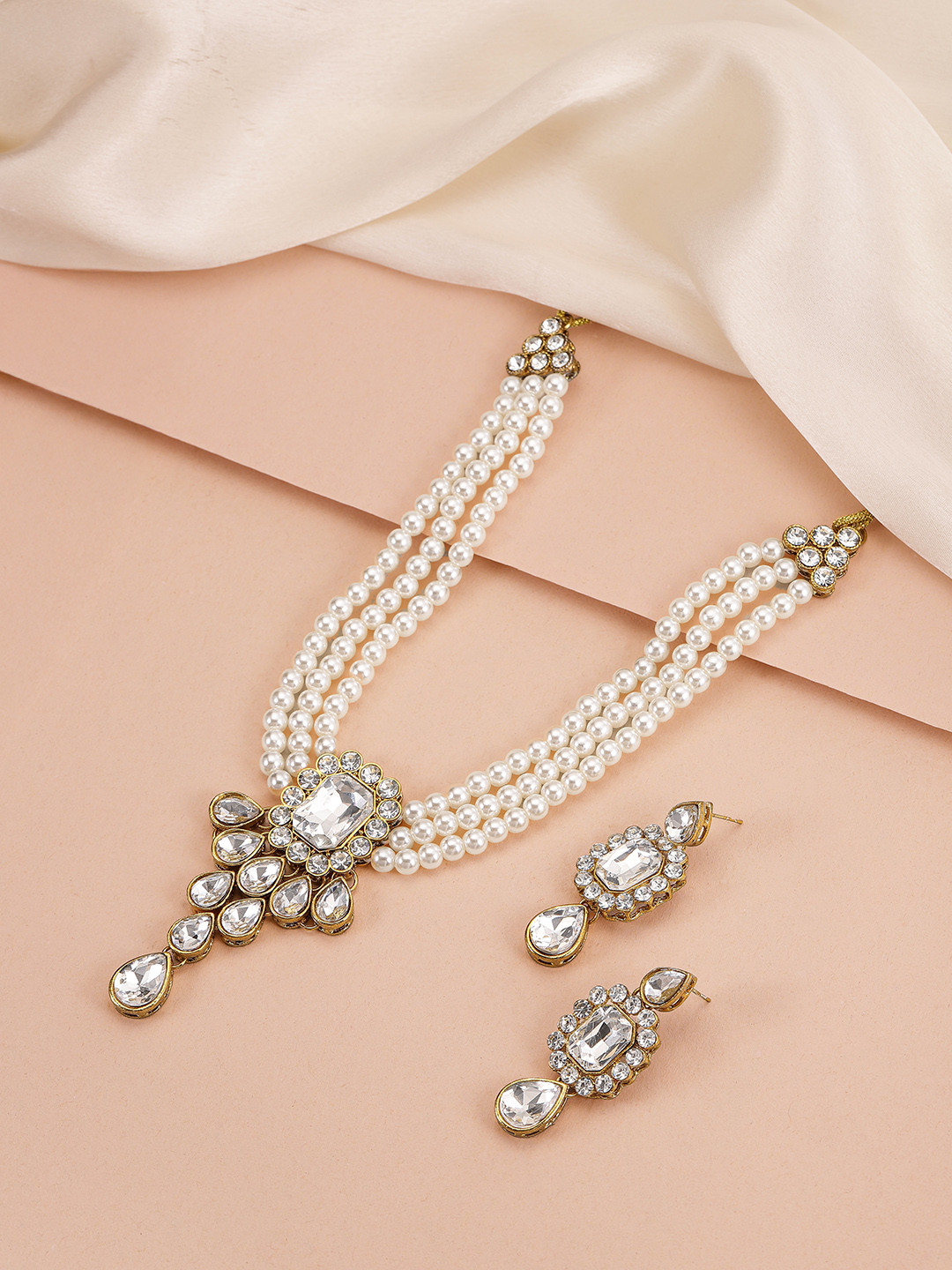 Peora White Crystal Pearl Gold Plated Jadau Jewellery Set