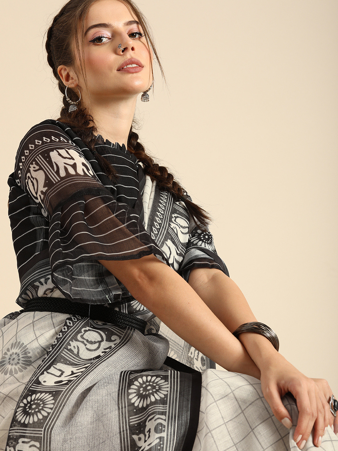 Sangria Black & White Pure Linen Checked Saree