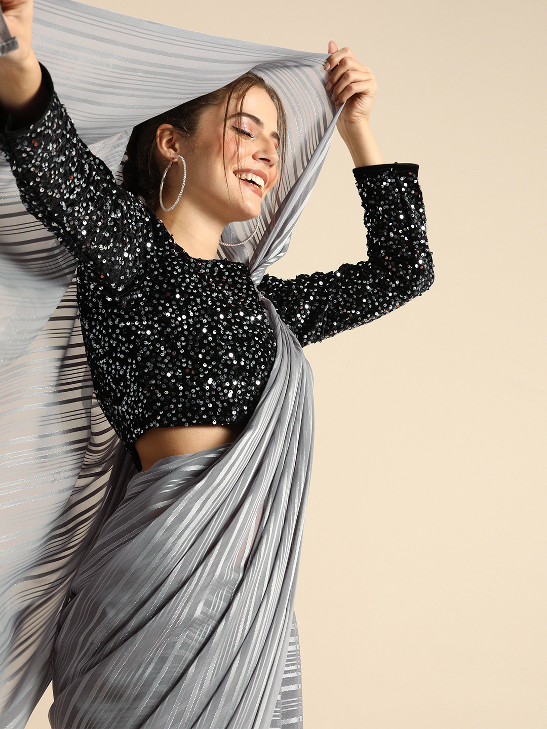 Sangria Grey & Silver-Toned Silk Blend Striped Saree