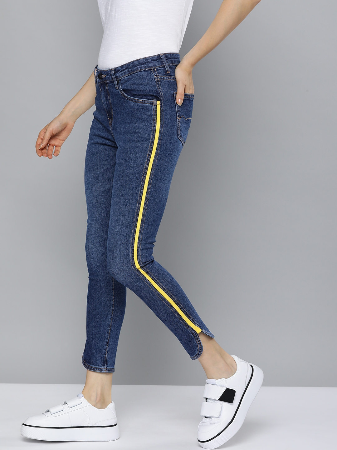 Side stripe hot sale jeans myntra