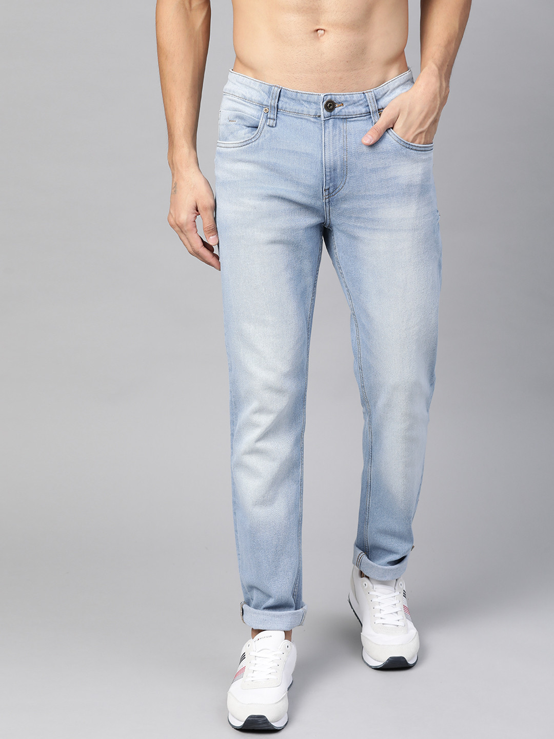 Roadster Men Blue Light Fade Slim Tapered Fit Stretchable Jeans