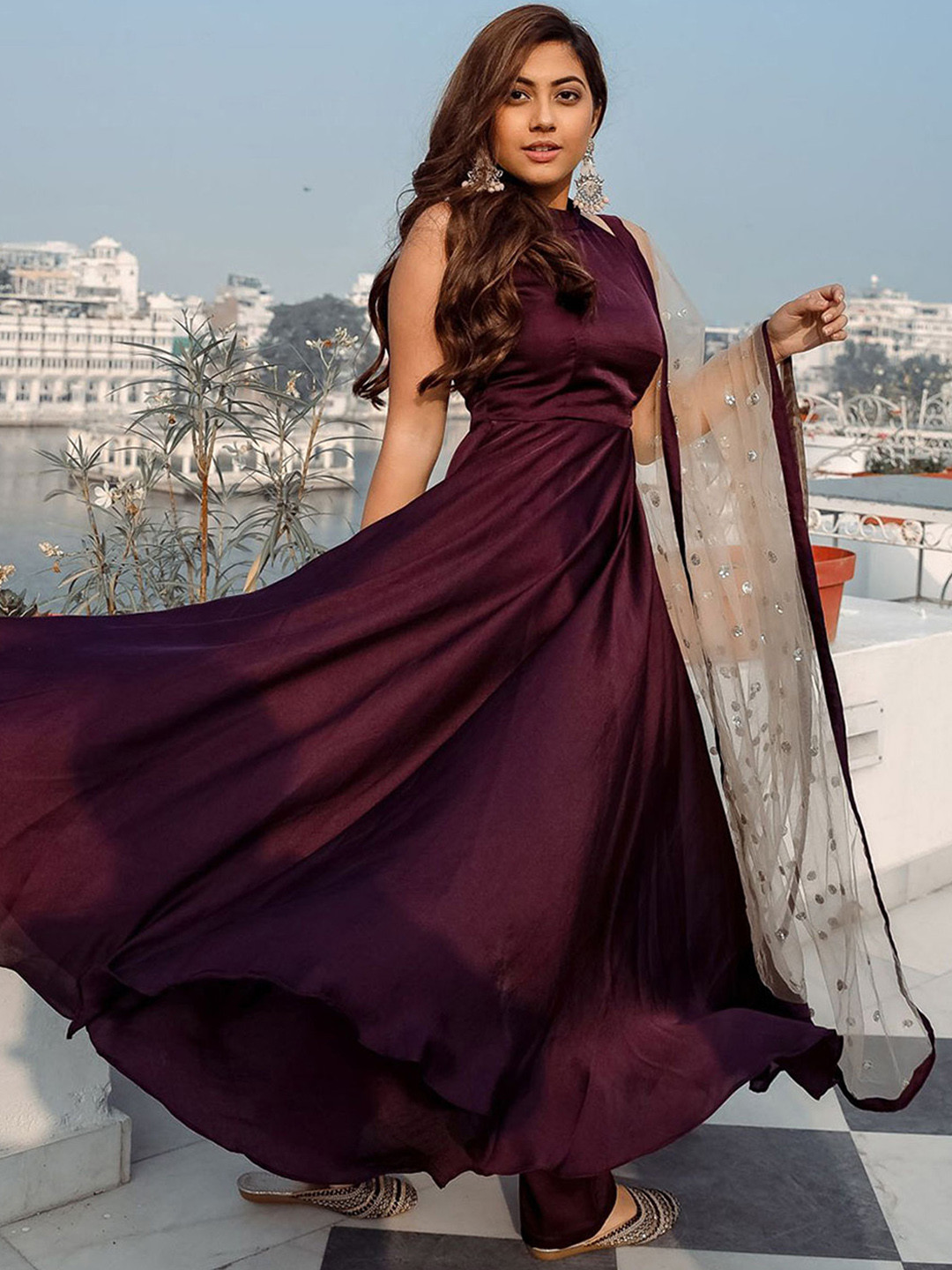 Lavanya The Label Women Burgundy & Beige Solid Kurta with Trousers & Dupatta