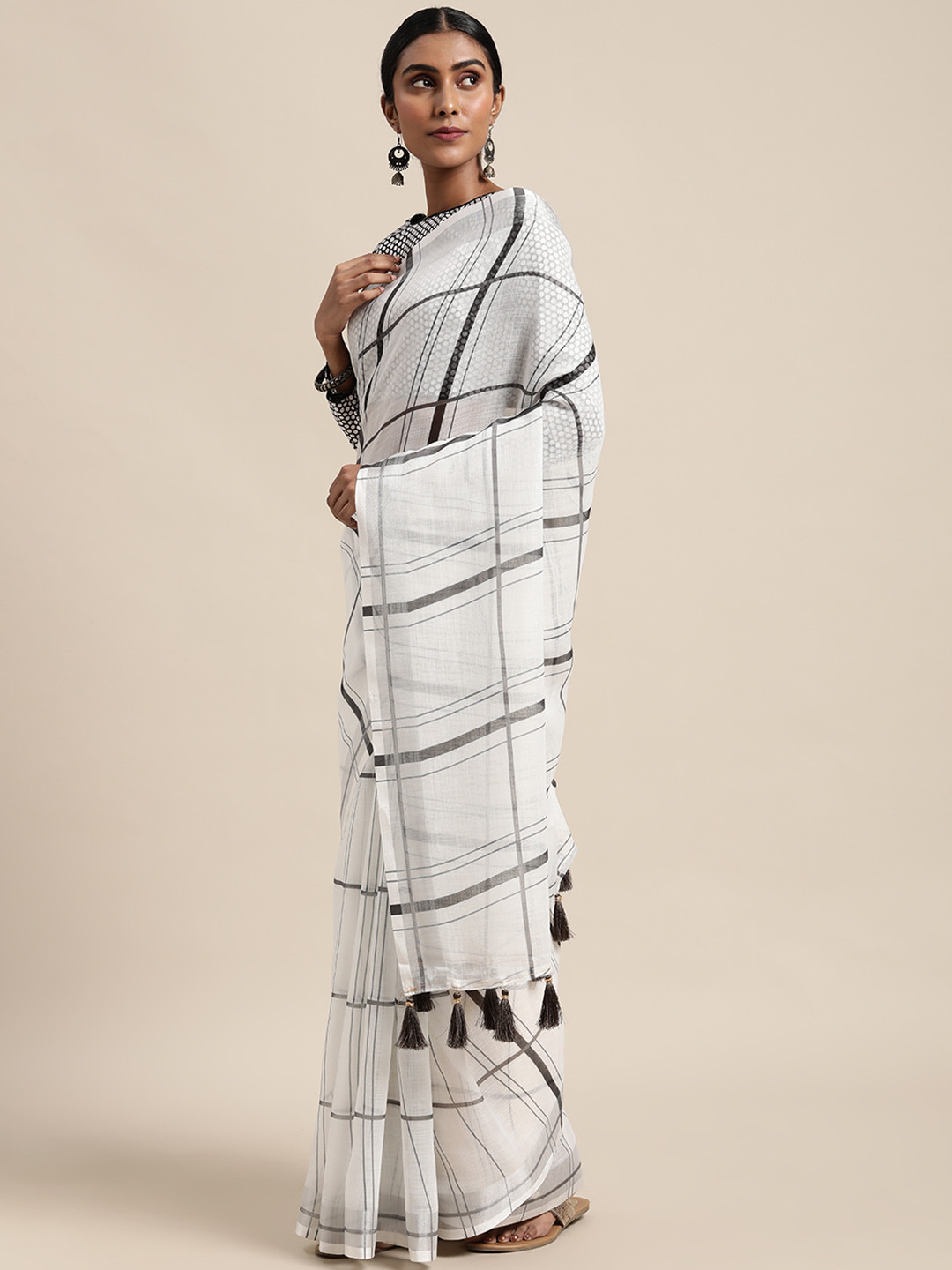 Anouk Off White & Black Checked Pure Linen Saree