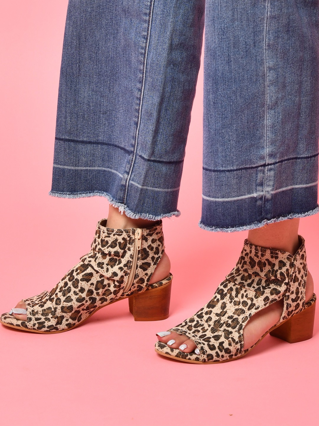 Zebba Women Beige & Olive Green Printed Peep Toes