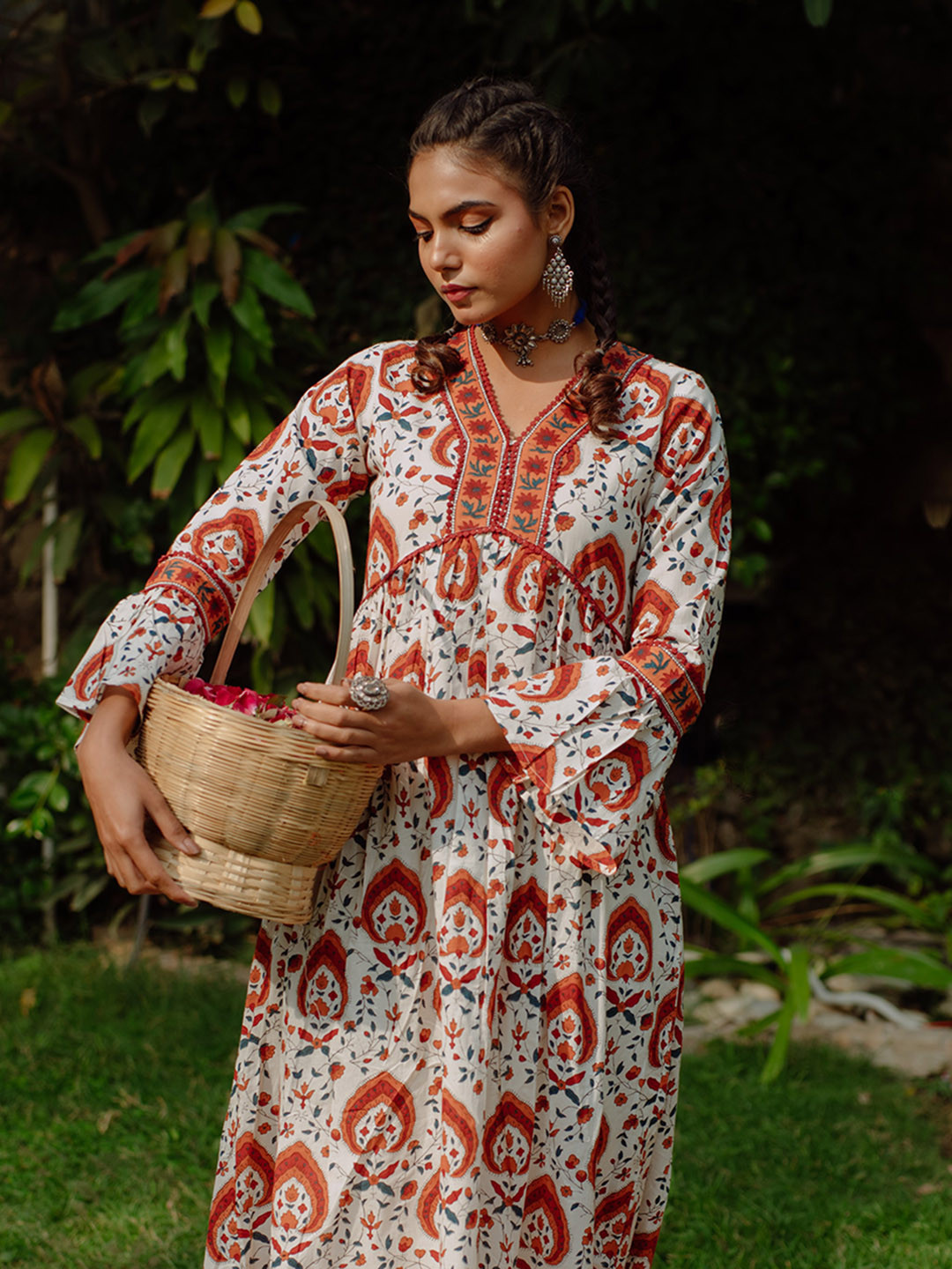 anayna Women Off-White & Maroon Printed Kurta with Trousers