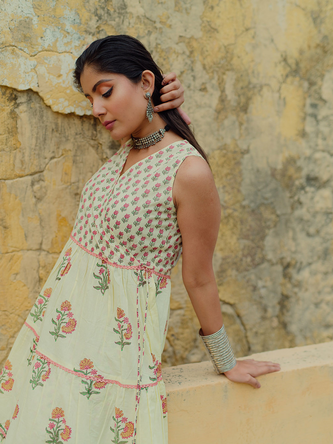 anayna Women Cream-Coloured & Pink Tiered Printed Kurta with Palazzos