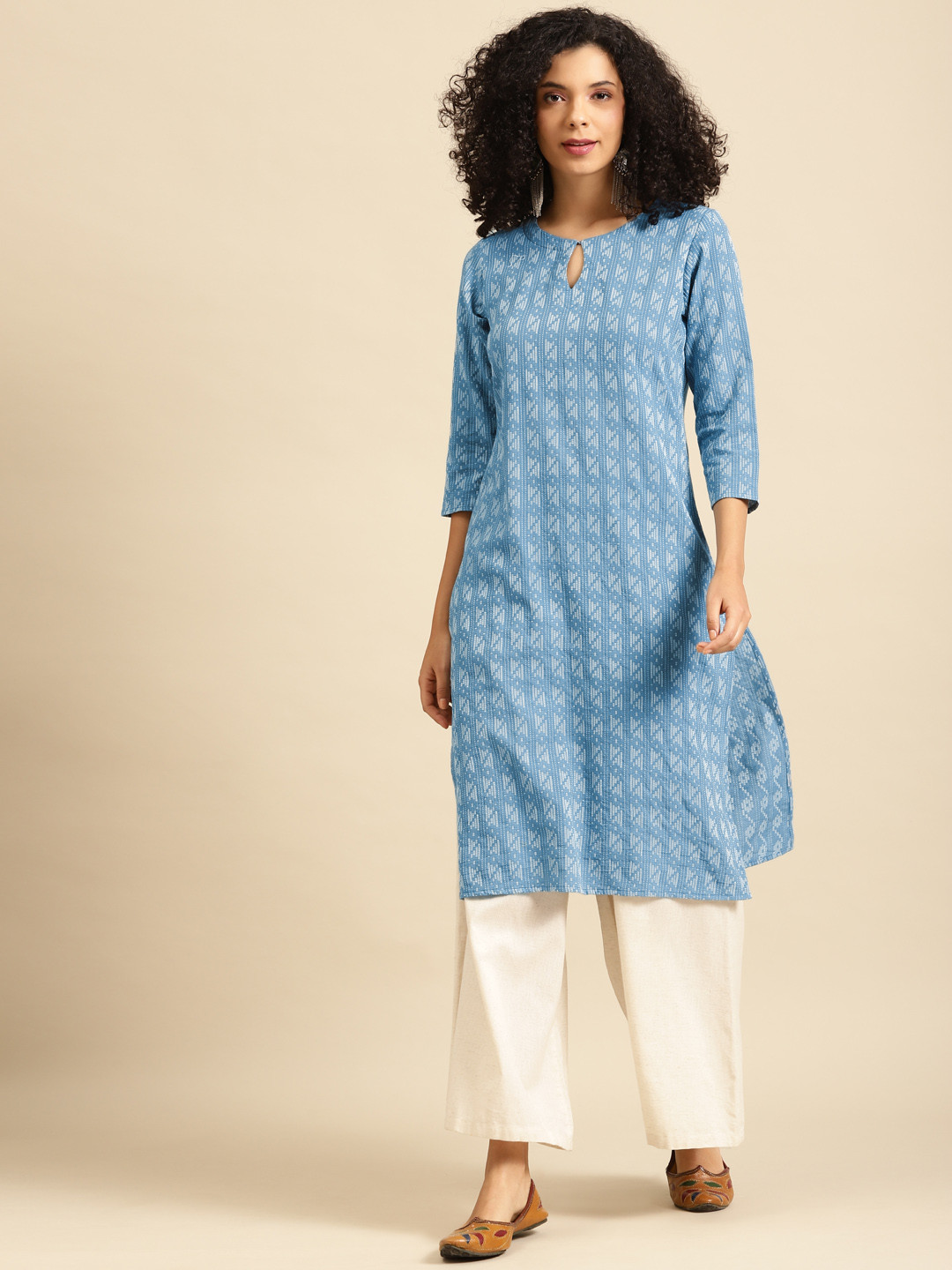 anayna Women Blue & White Geometric Keyhole Neck Kurta