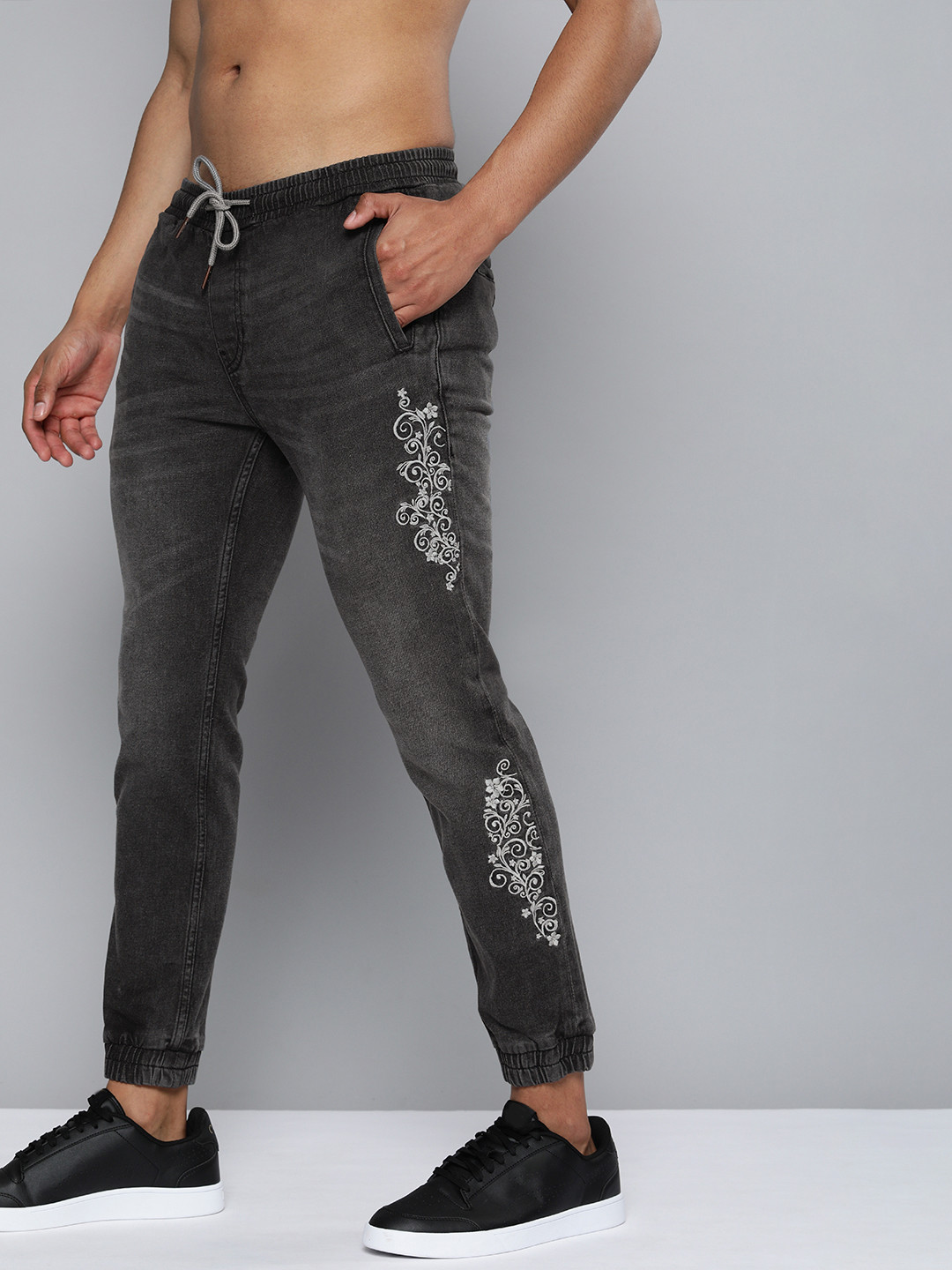 Kook N Keech Men Black Light Fade Embroidered Stretchable Jeans