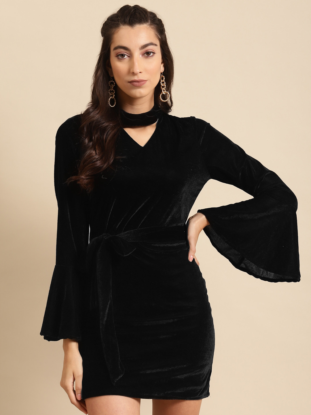 DODO & MOA Women Black Choker Neck Velvet Finish Solid Sheath Dress