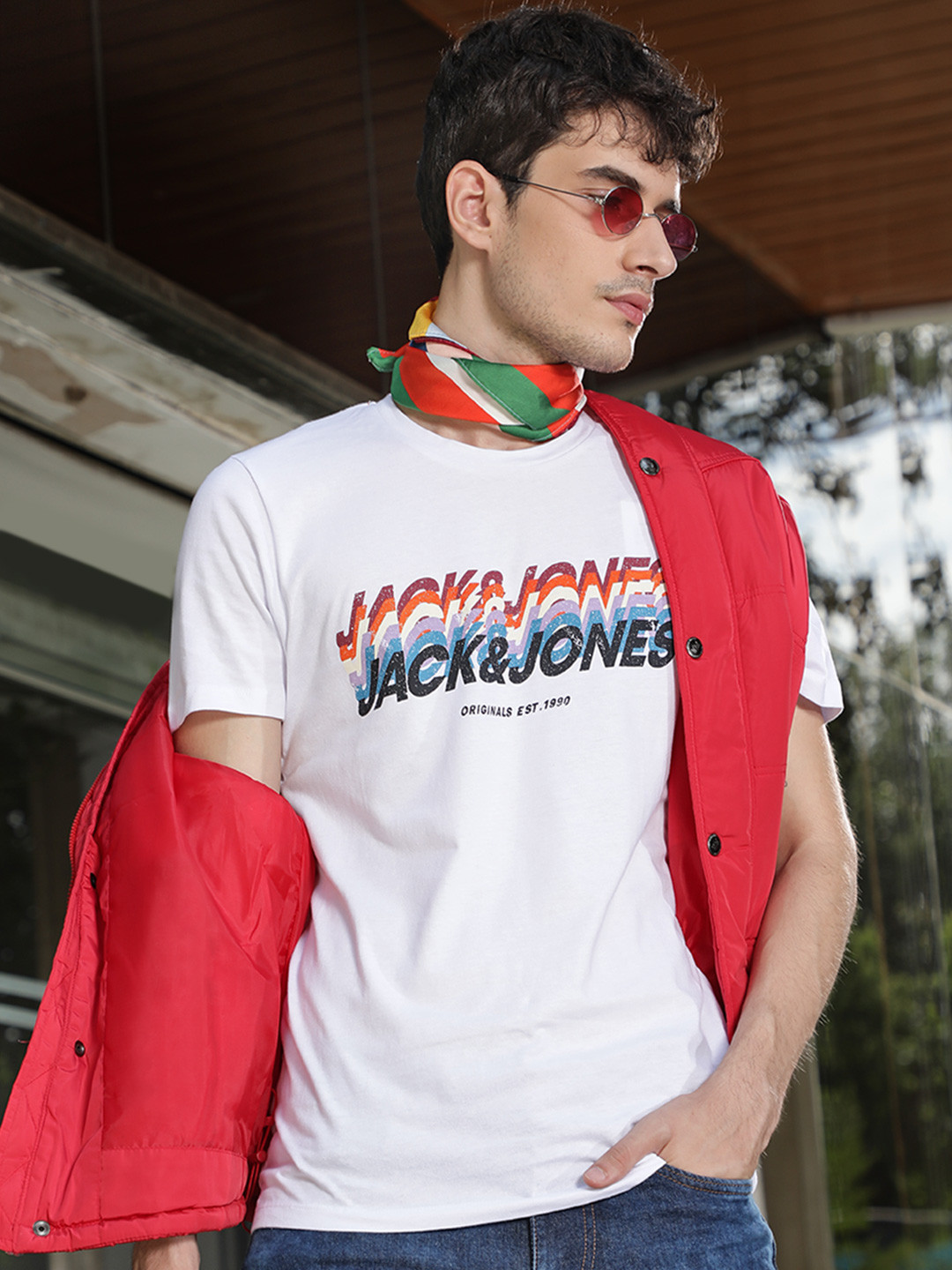 Jack & Jones Men White & Blue Pure Cotton Printed Round Neck T-shirt