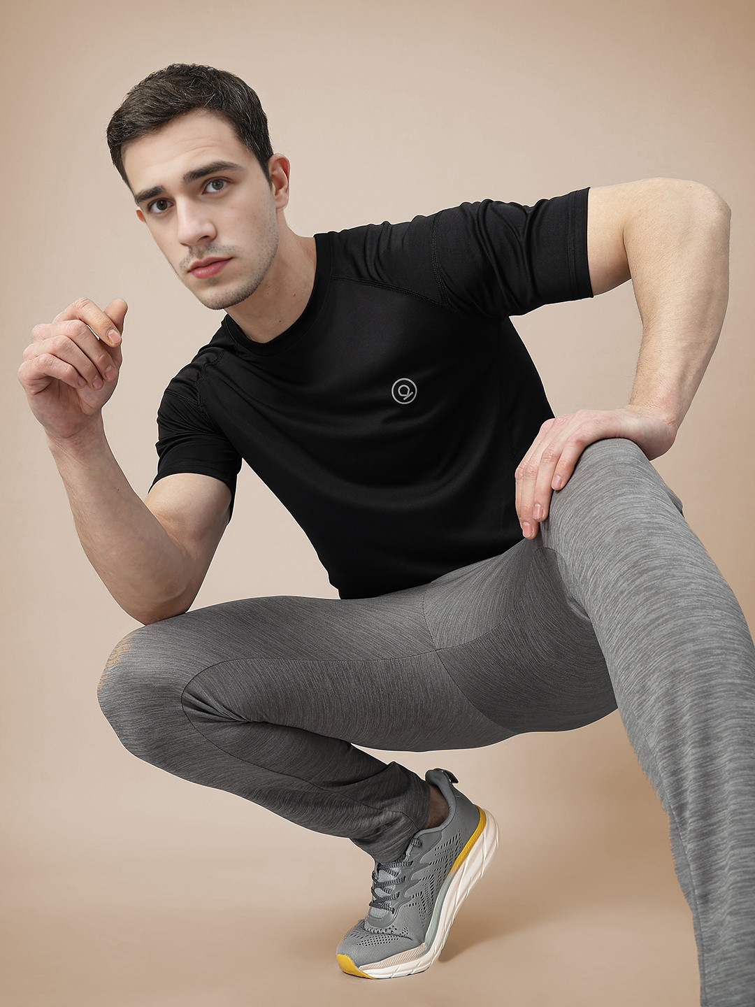CHKOKKO Men Black Solid Dry Fit Round Neck T-shirt