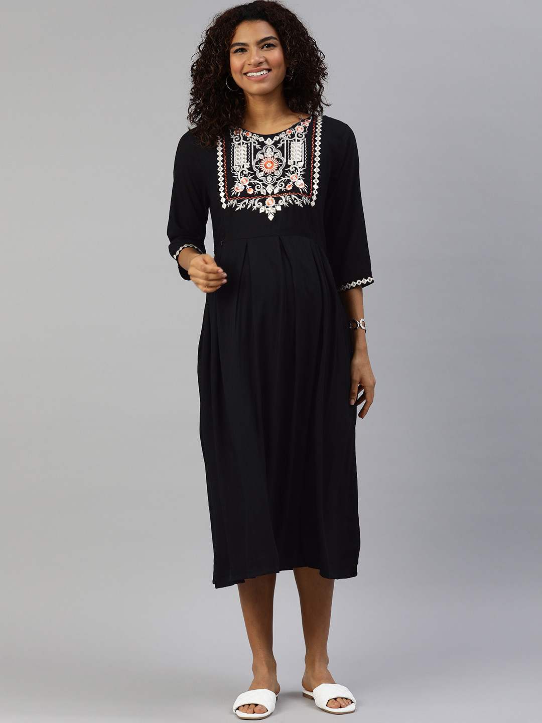 MomToBe Women Black Solid A-Line Maternity Nursing Sustainable Dress